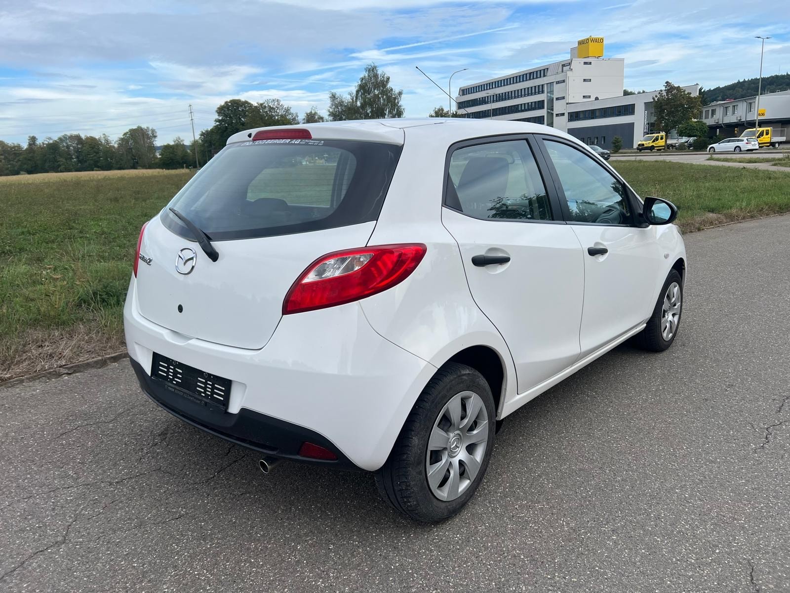 MAZDA 2 1.3i 16V Confort Mit frisch MFK 26.08.2026-showroom-element-2