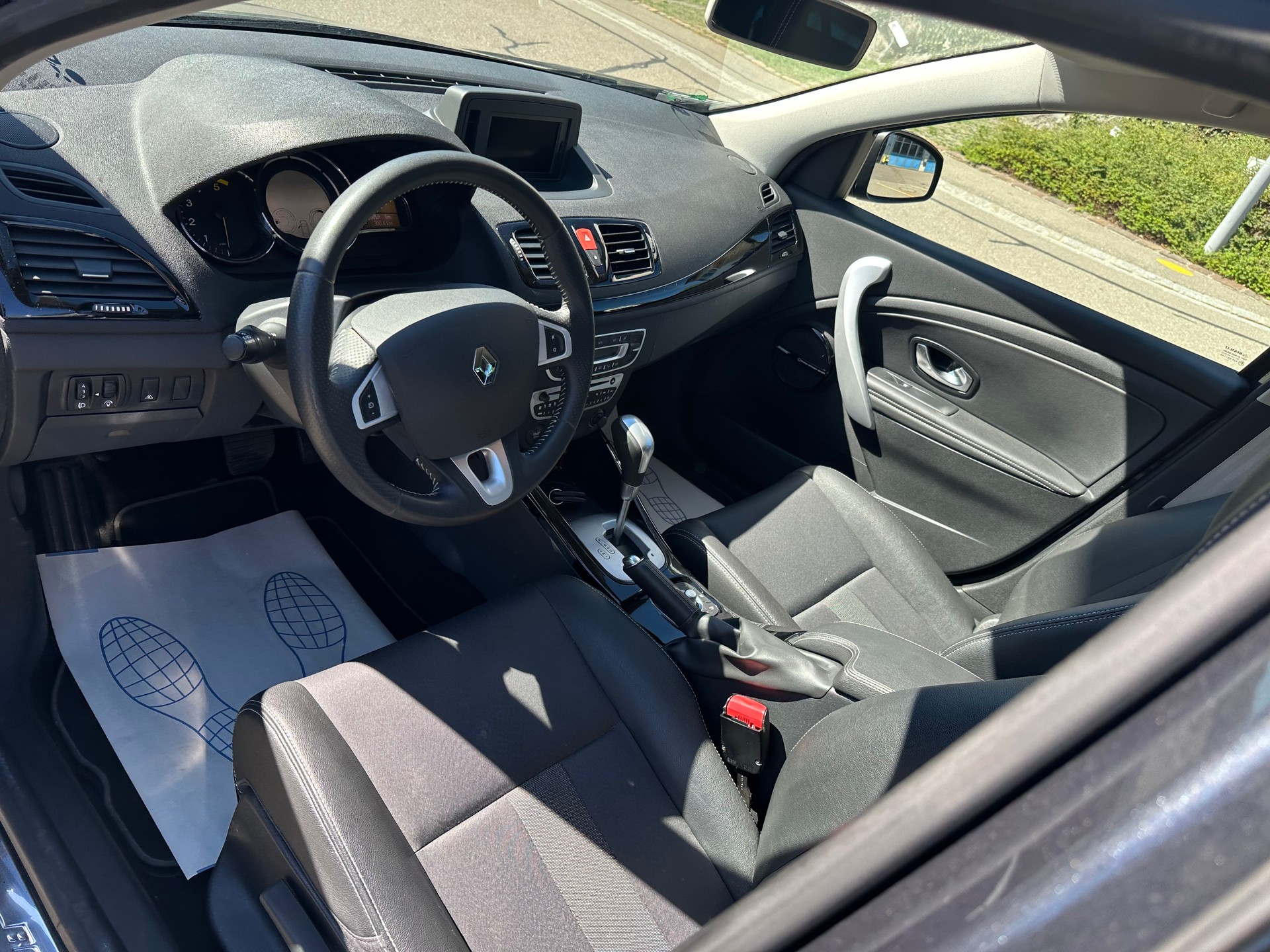 RENAULT Mégane Grandtour 1.5 dCi Dynamique EDC-image-10