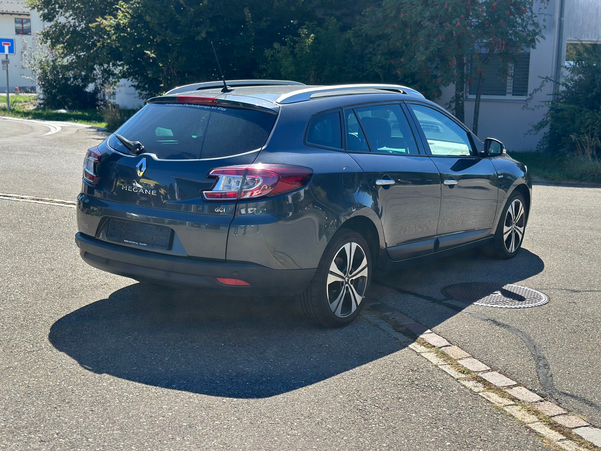 RENAULT Mégane Grandtour 1.5 dCi Dynamique EDC-image-5