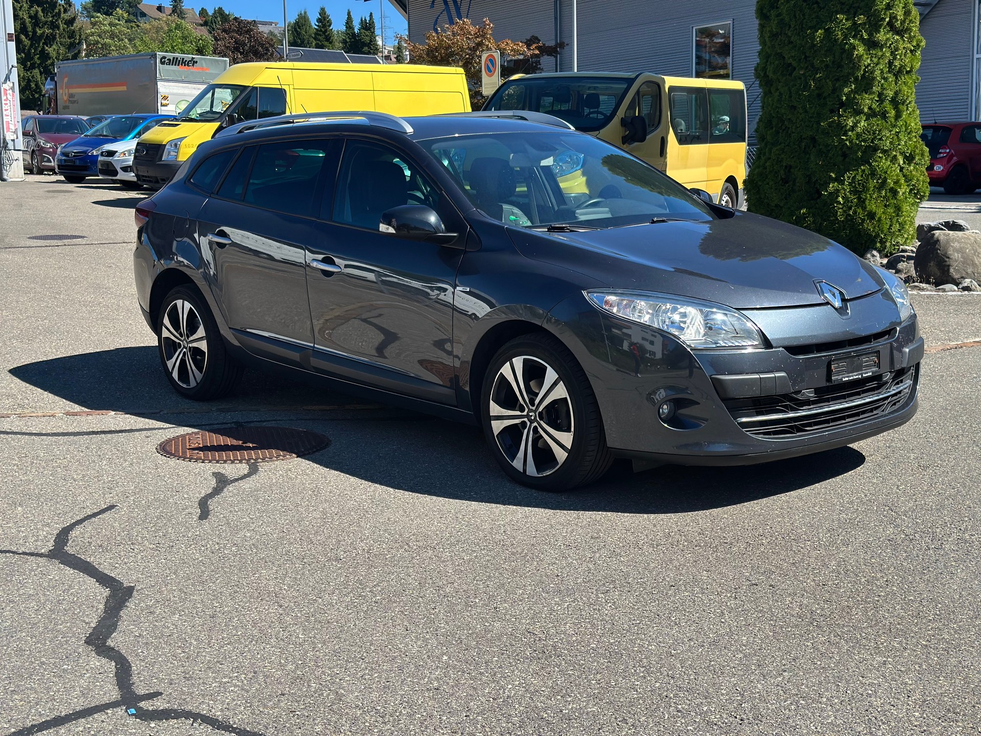 RENAULT Mégane Grandtour 1.5 dCi Dynamique EDC-image-3