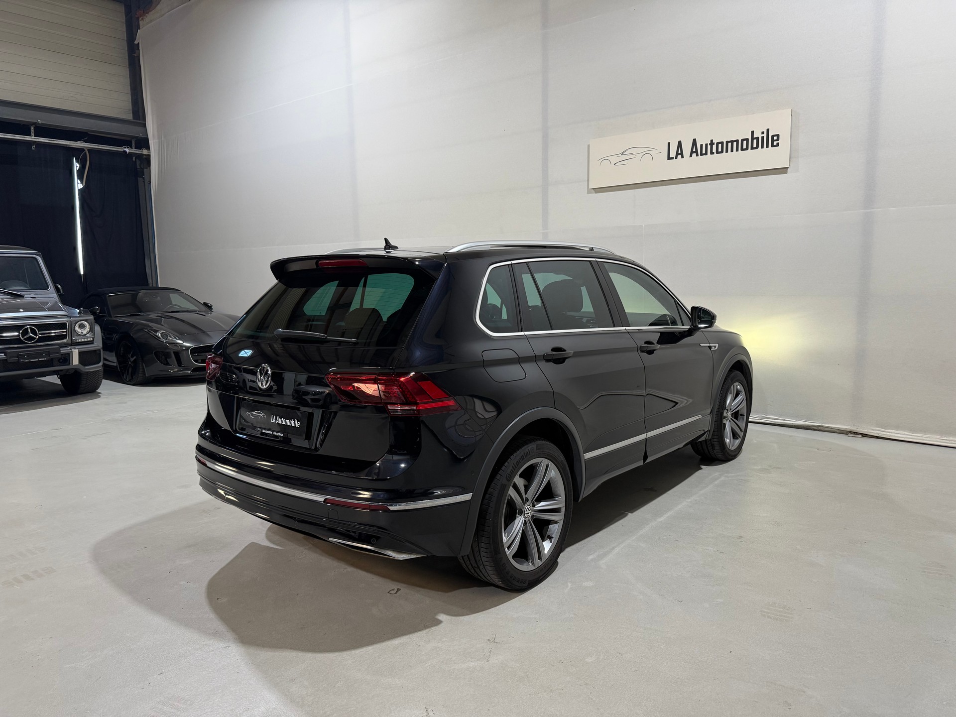 VW Tiguan 2.0TSI R Line Highline 4Motion DSG-image-8