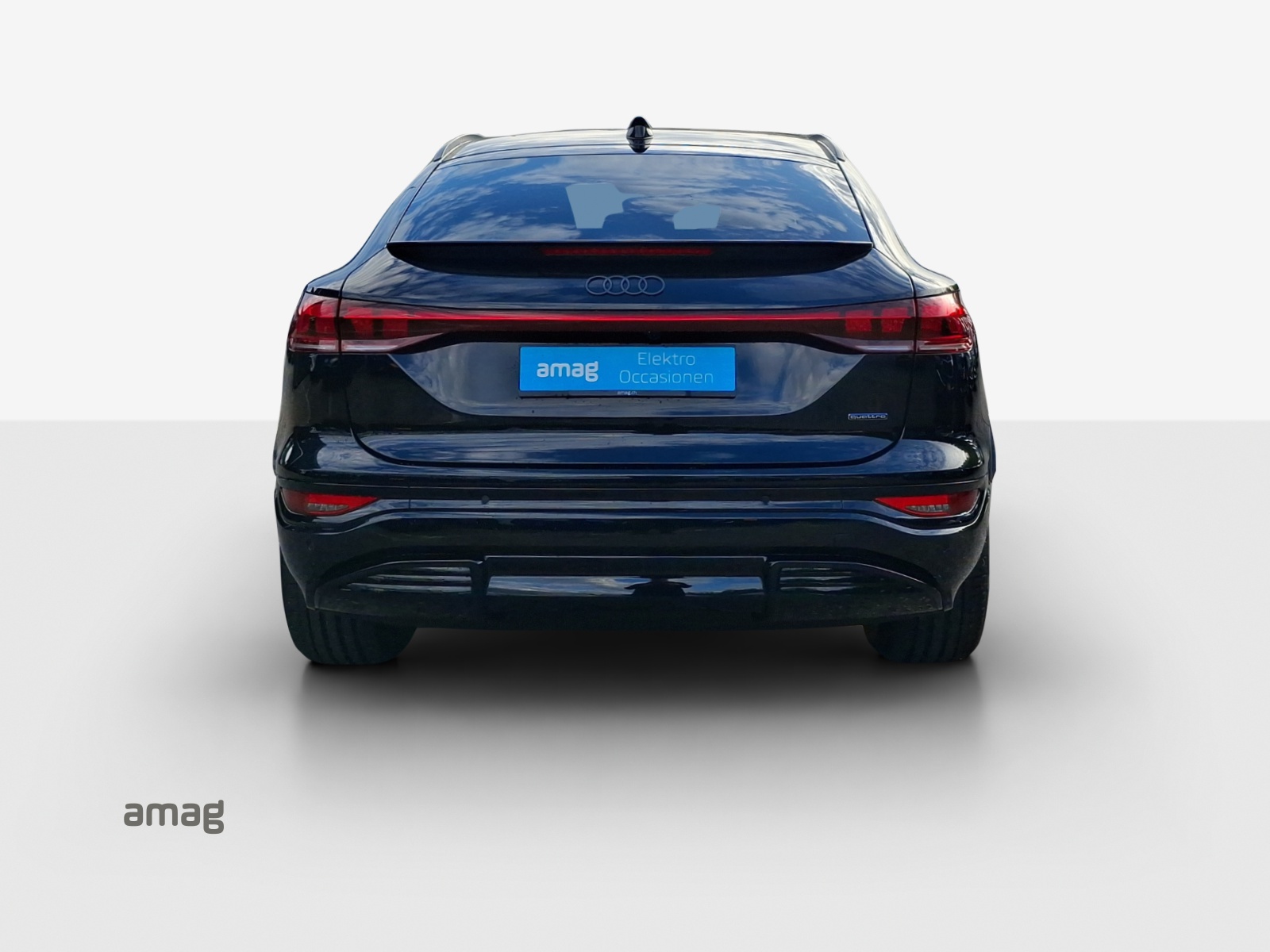 AUDI Q6 Sportback e-tron quattro-showroom-element-3