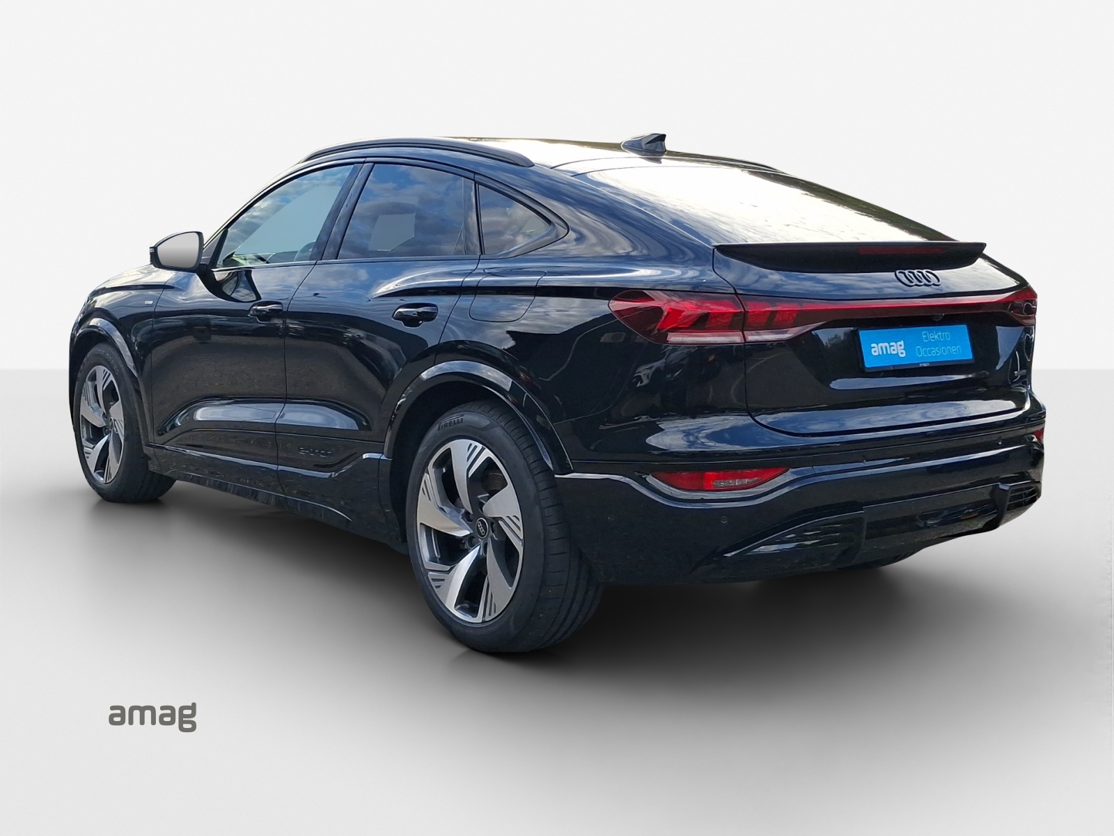 AUDI Q6 Sportback e-tron quattro-showroom-element-2