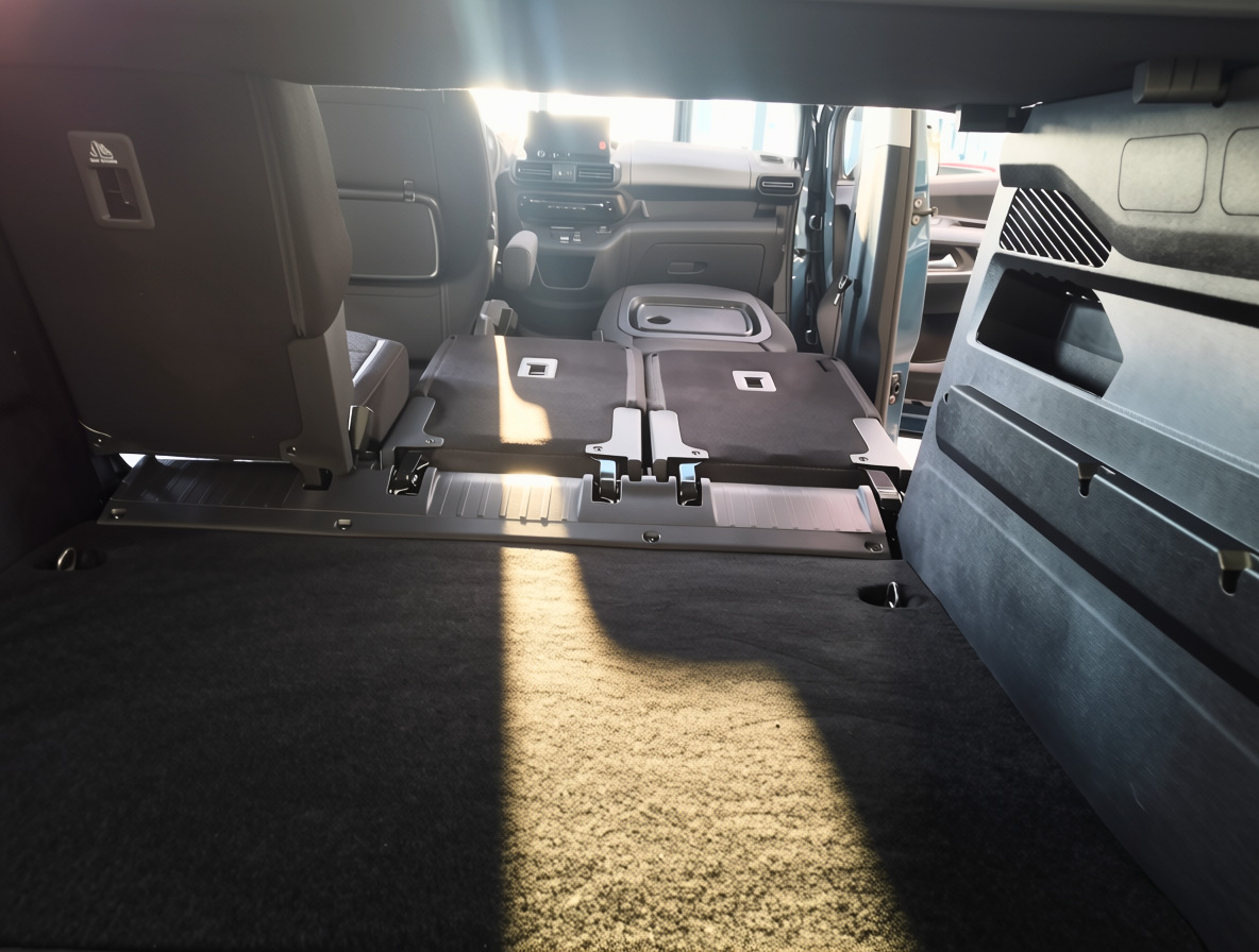 OPEL Combo 1.5 VIVA Automat-image-12