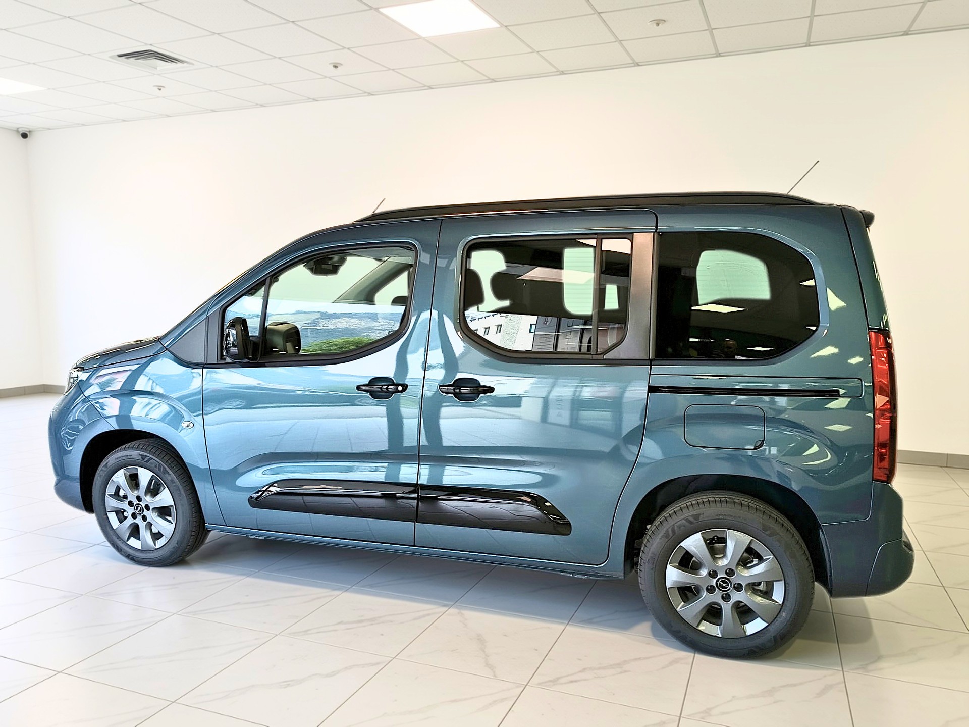 OPEL Combo 1.5 VIVA Automat-image-6