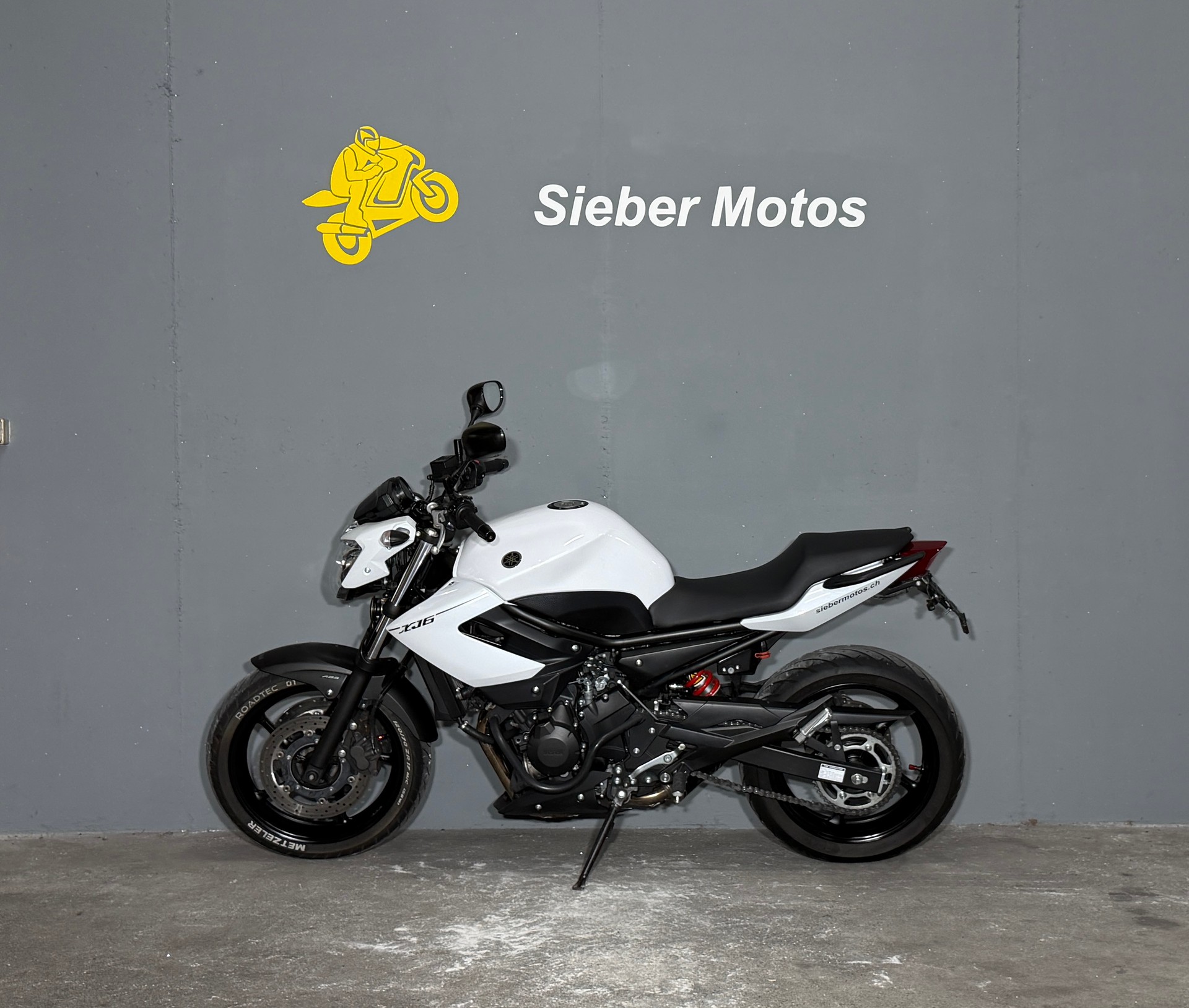 YAMAHA XJ6N ABS-image-2