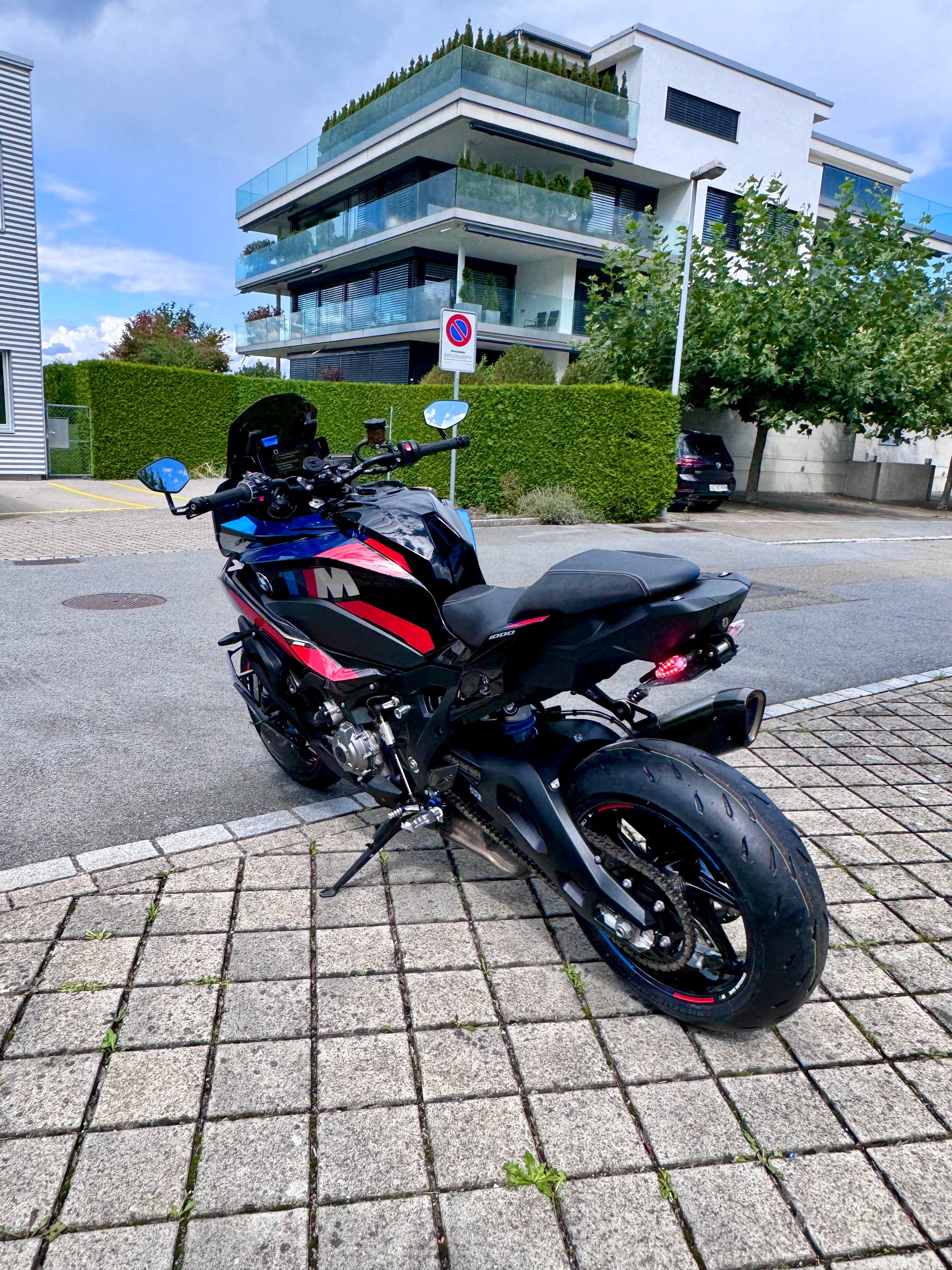 BMW M 1000 XR-image-3