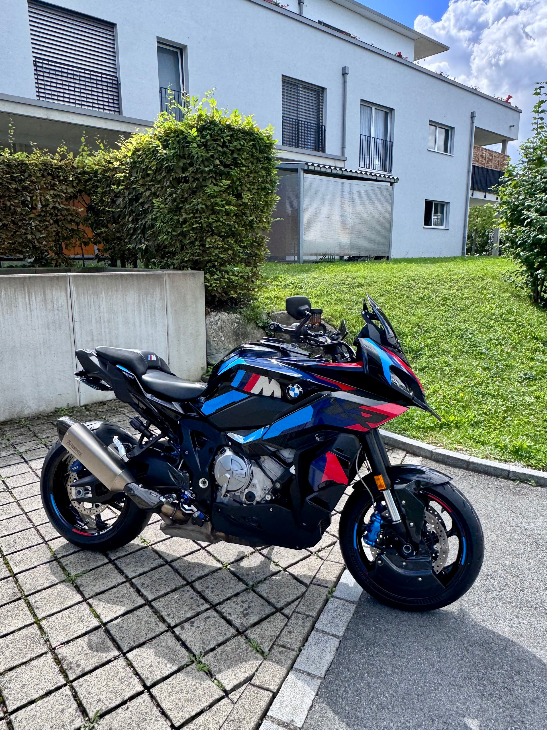 BMW M 1000 XR-image-5
