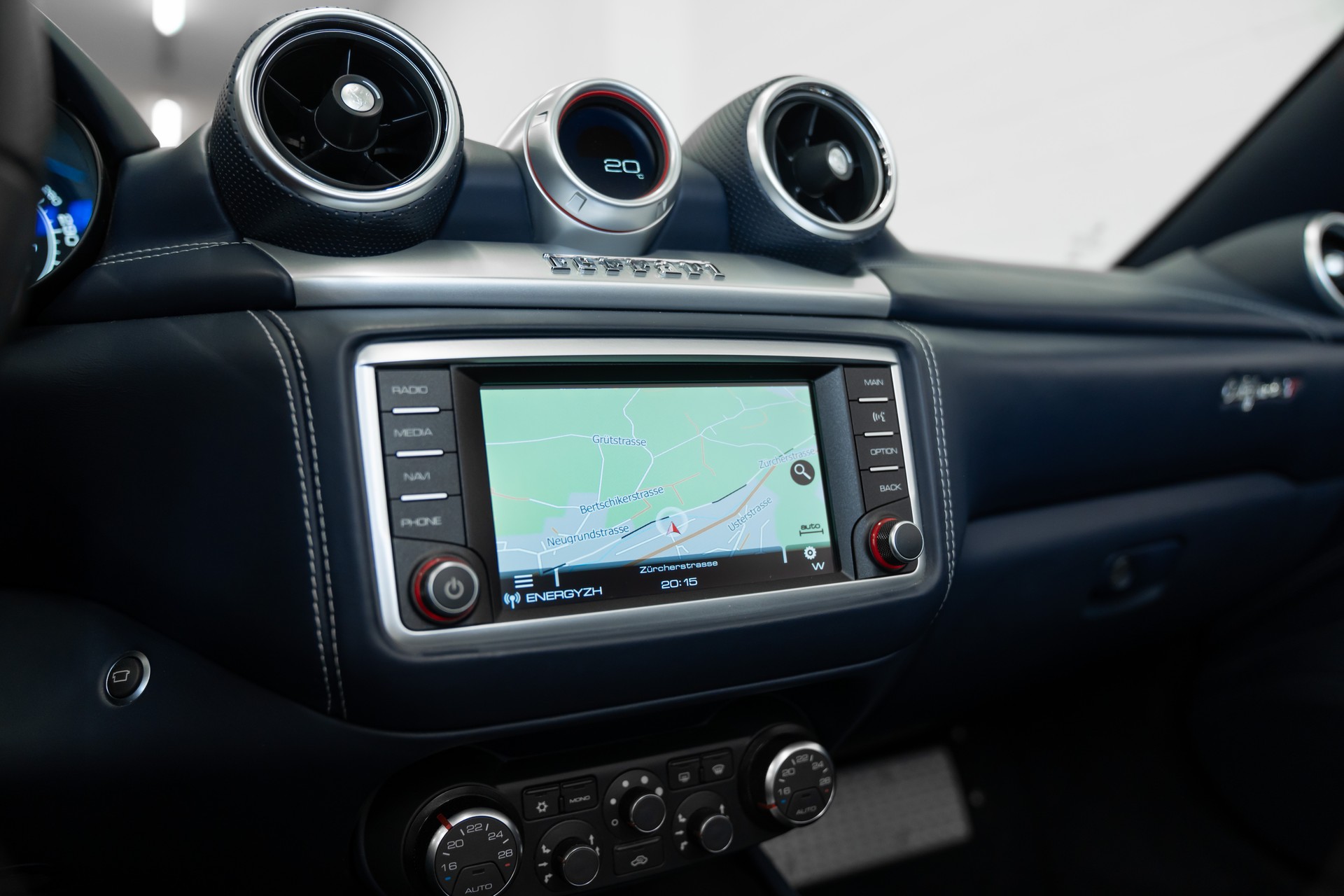 FERRARI California 3.9 V8 T-image-22