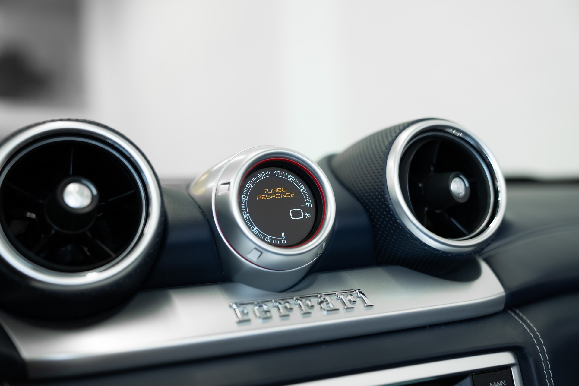 FERRARI California 3.9 V8 T-image-23