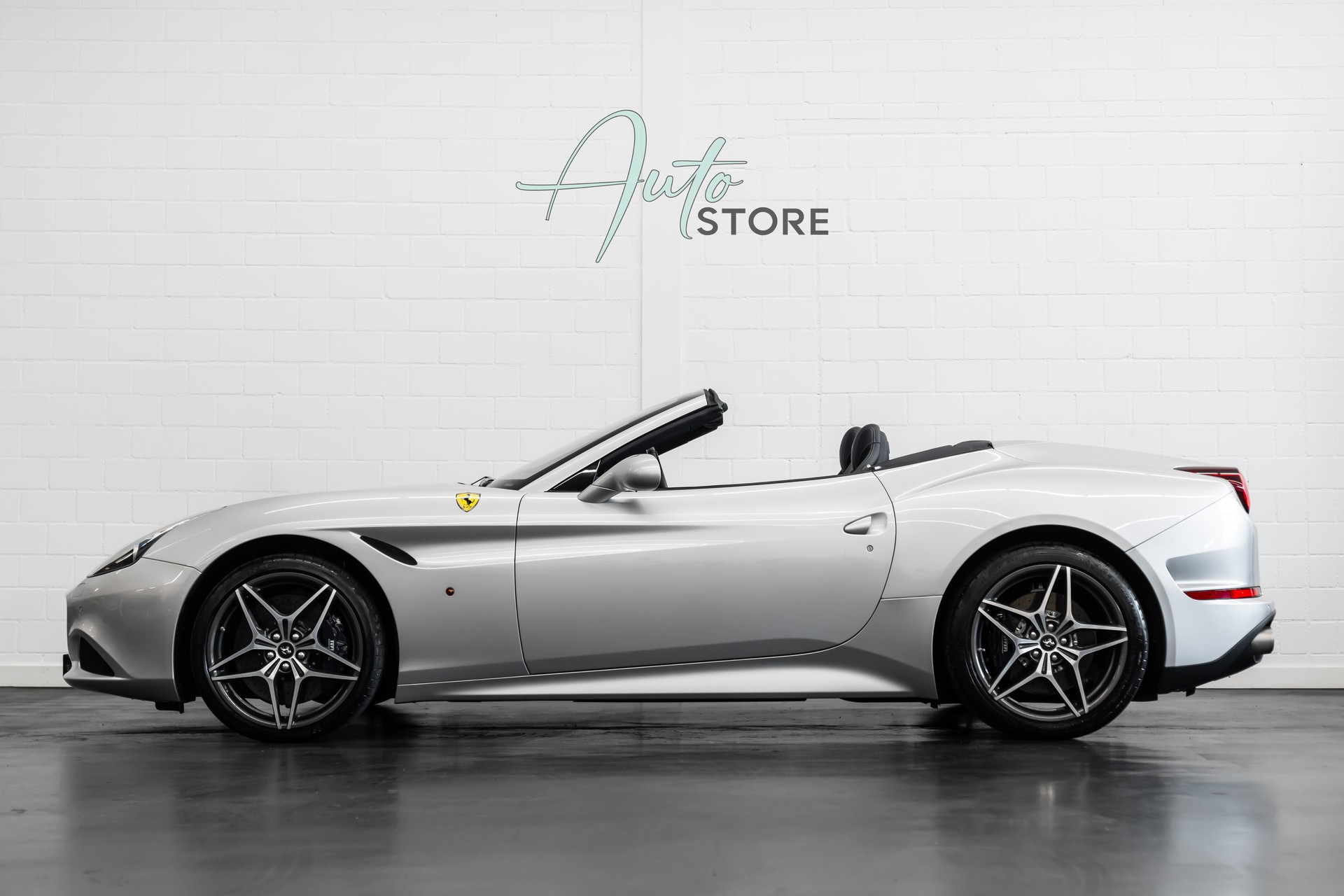 FERRARI California 3.9 V8 T-showroom-element-2