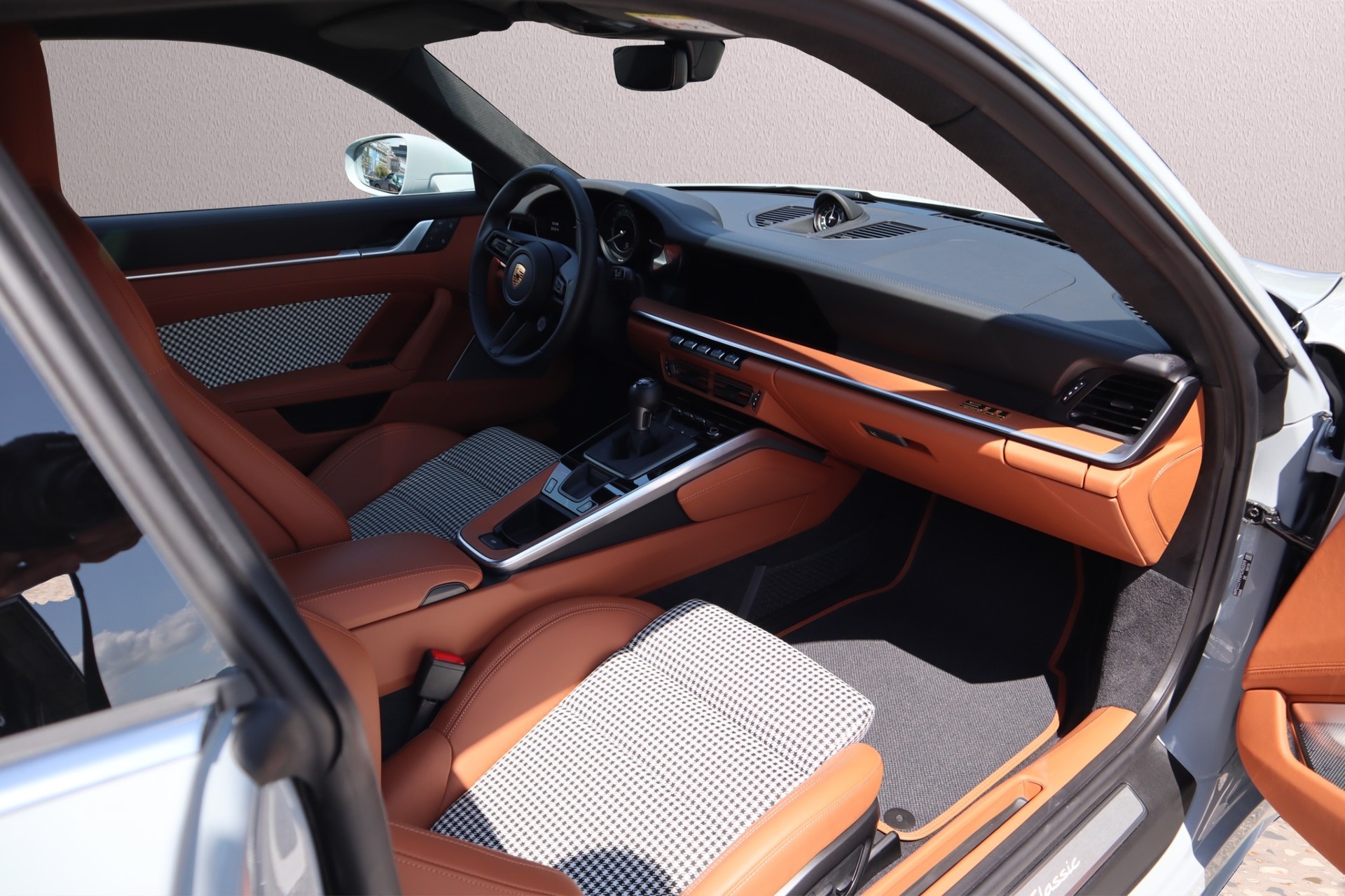 PORSCHE 911 Sport Classic-image-18