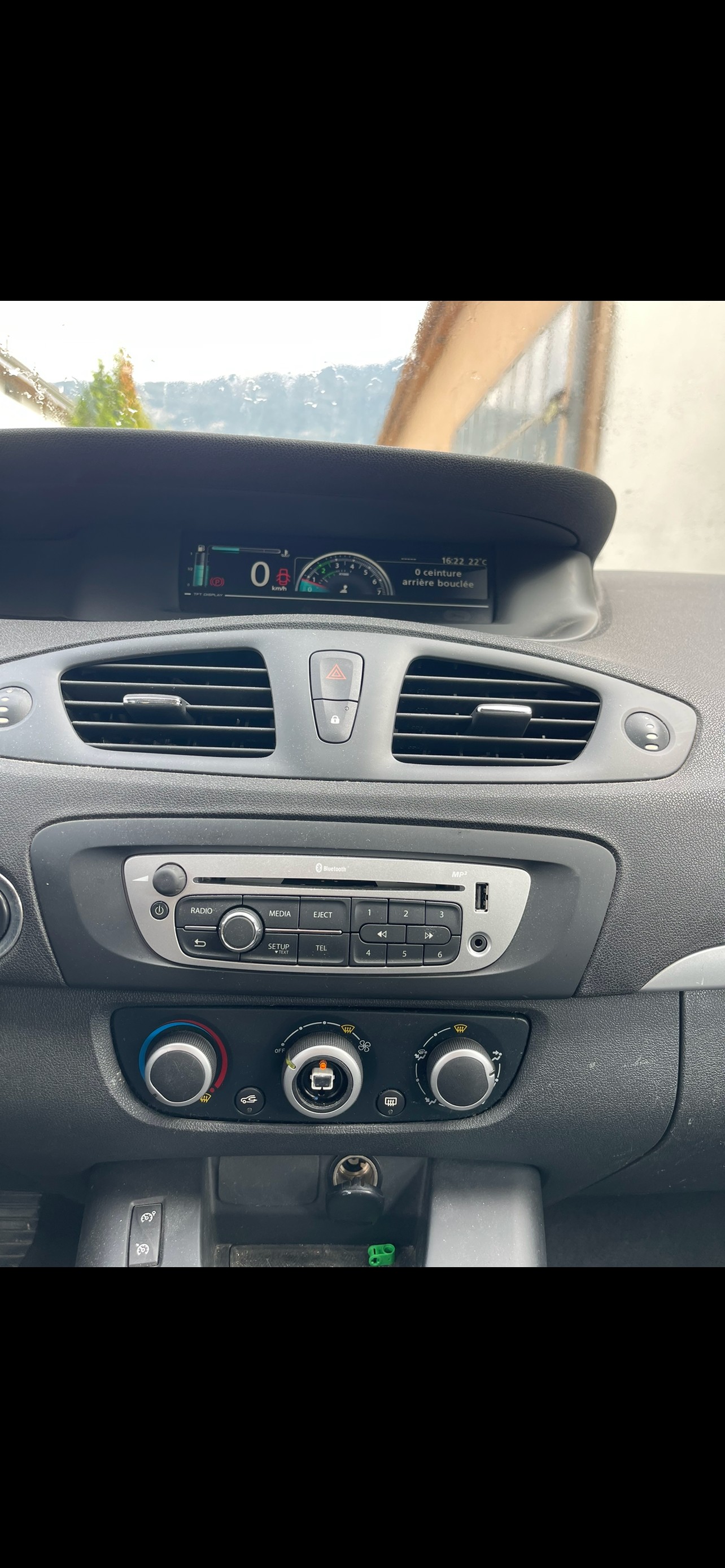RENAULT Scénic 1.2 16V Turbo Energy-image-10