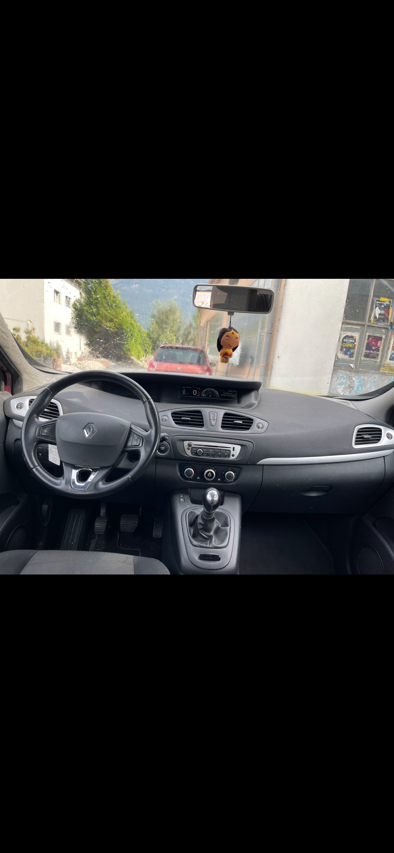 RENAULT Scénic 1.2 16V Turbo Energy-image-8