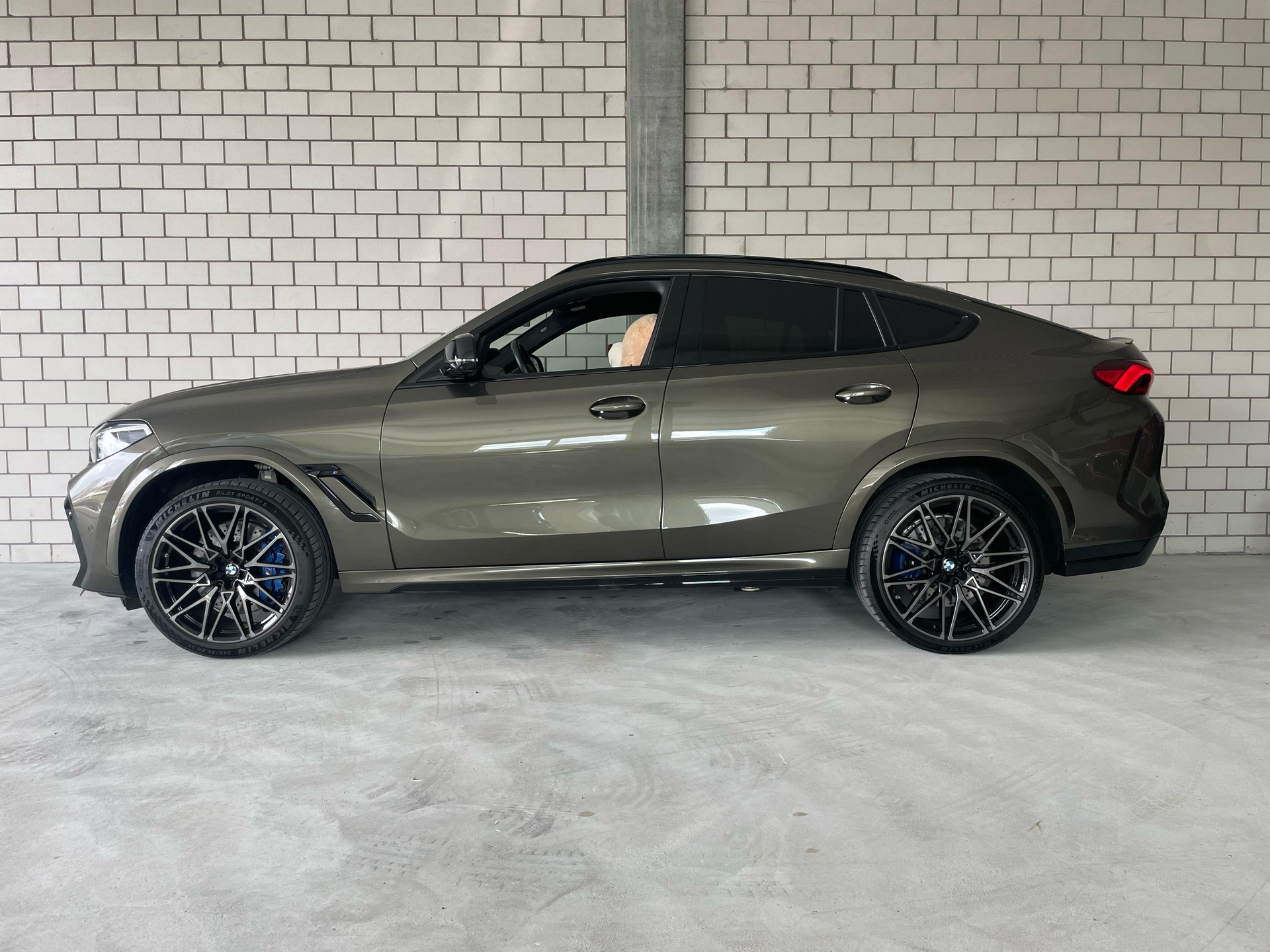 BMW X6M Steptronic M Competition MANHART 725 PS / 890 NM