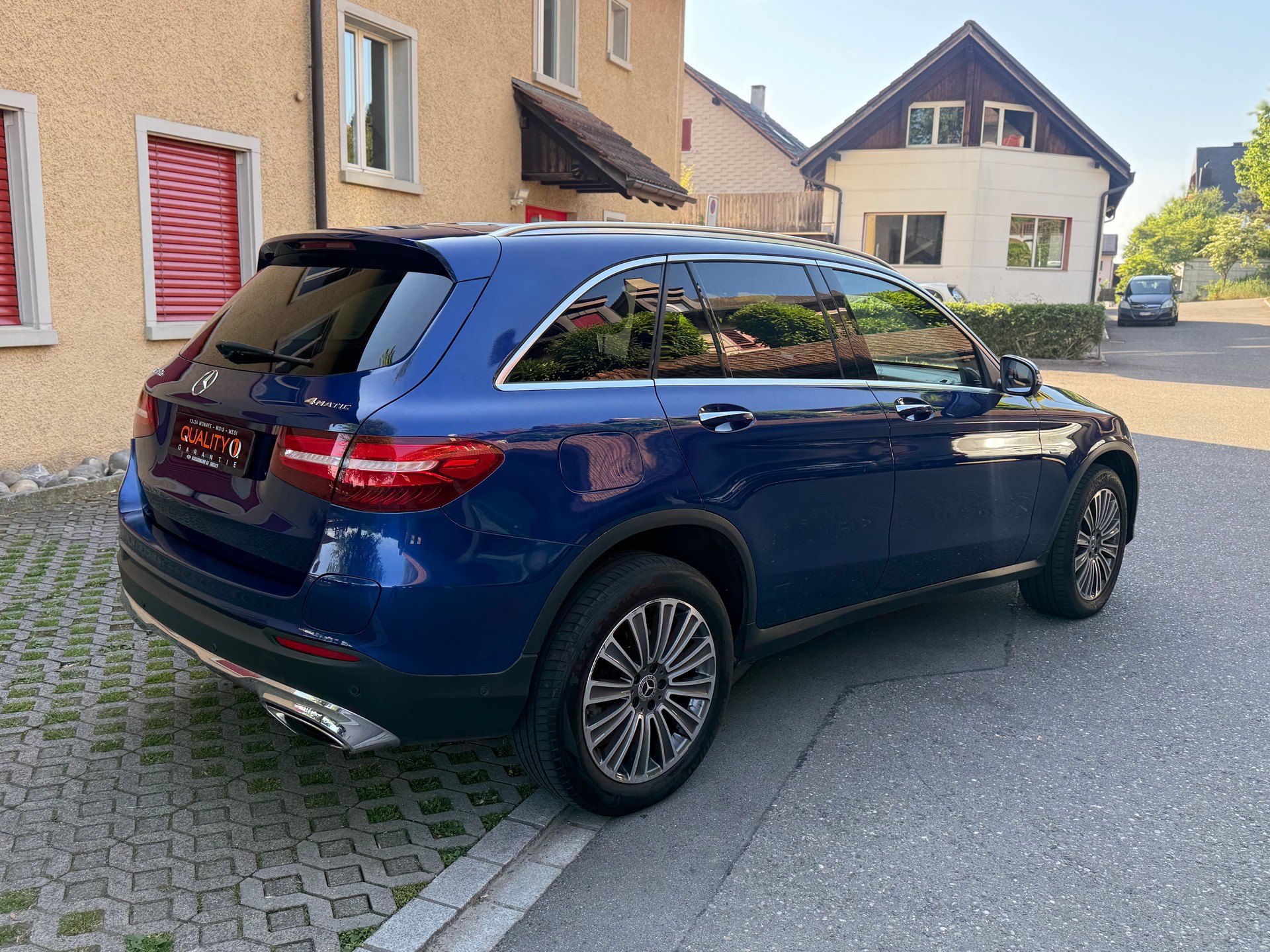 MERCEDES-BENZ GLC 350 e Exclusive 4Matic 7G-Tronic-showroom-element-1