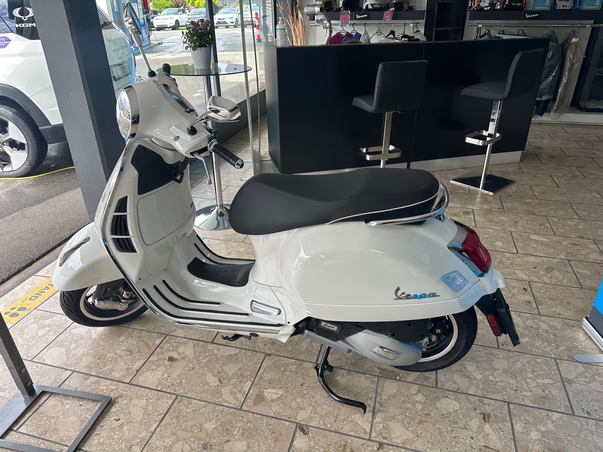 PIAGGIO Vespa GTS 125 Super RST Euro 5+-image-3