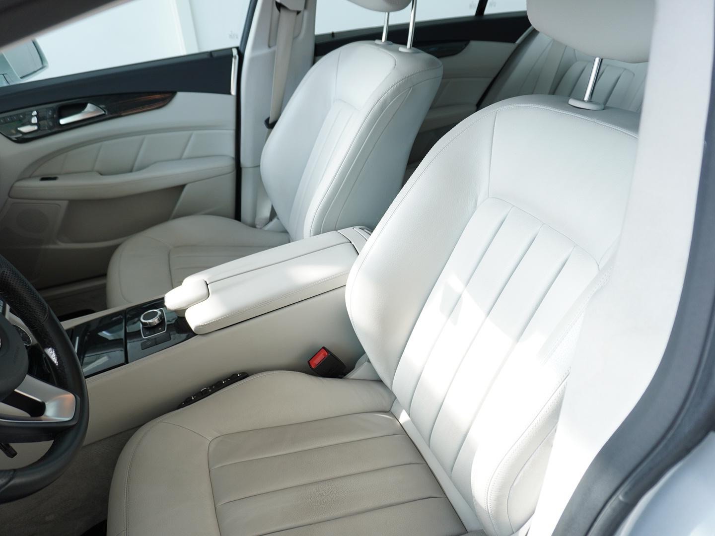 MERCEDES-BENZ CLS 350 d 4Matic 9G-Tronic-showroom-element-3