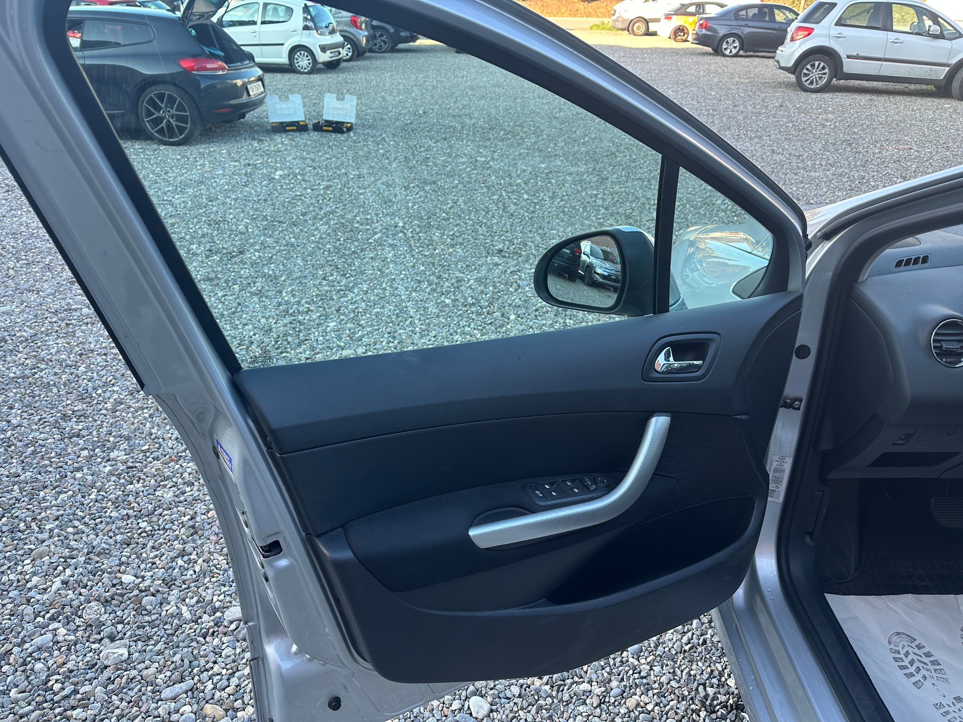 PEUGEOT 308 1.6 16V T Sport Pack Automatic-image-11