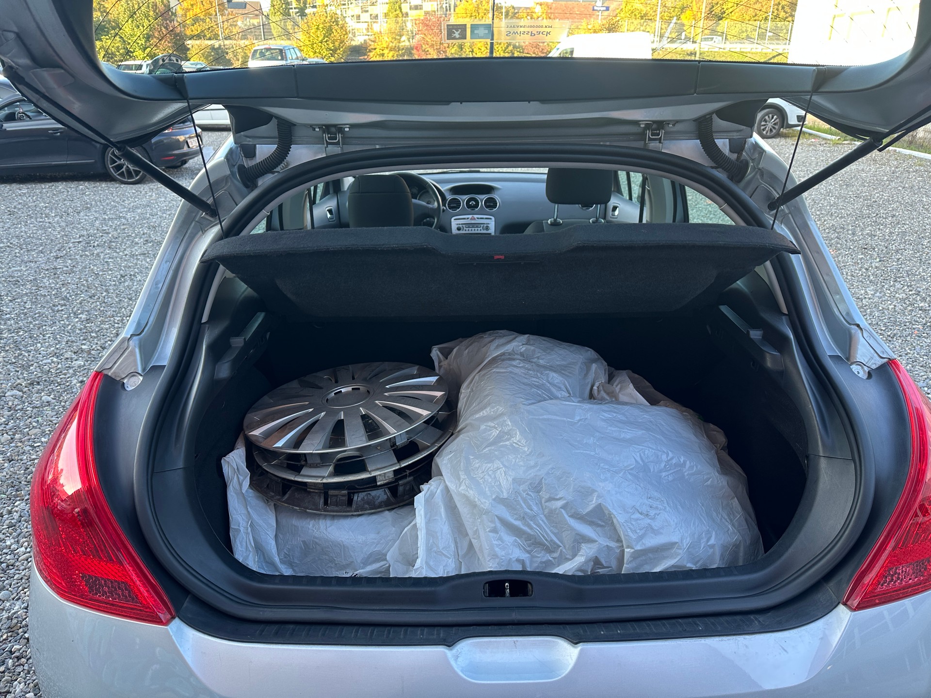 PEUGEOT 308 1.6 16V T Sport Pack Automatic-image-6