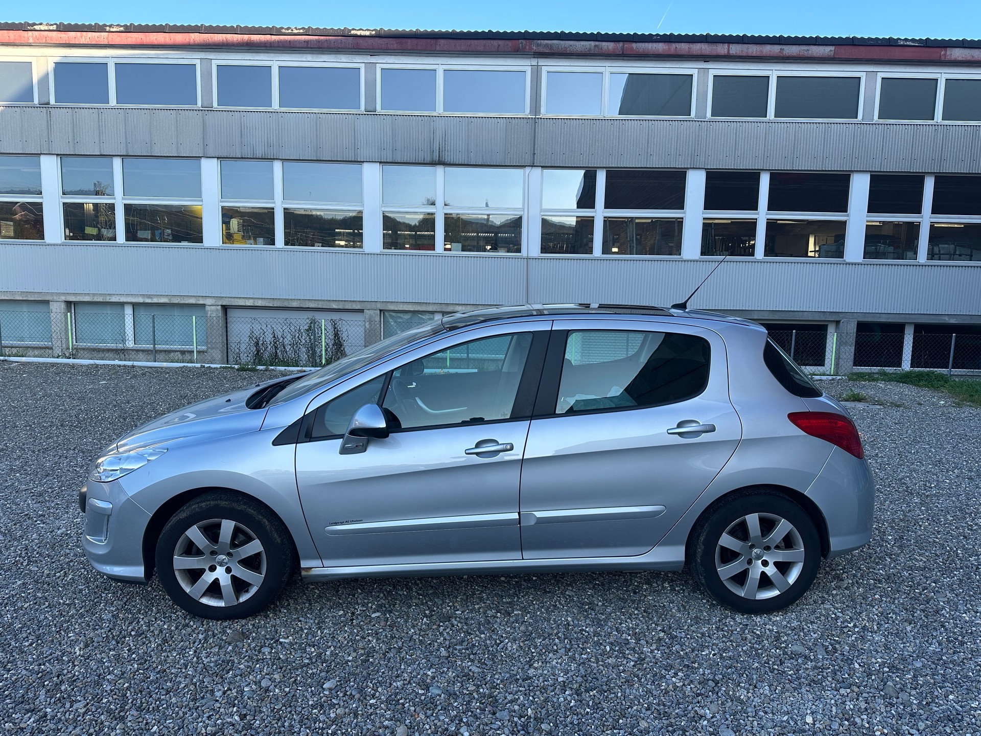 PEUGEOT 308 1.6 16V T Sport Pack Automatic-image-3
