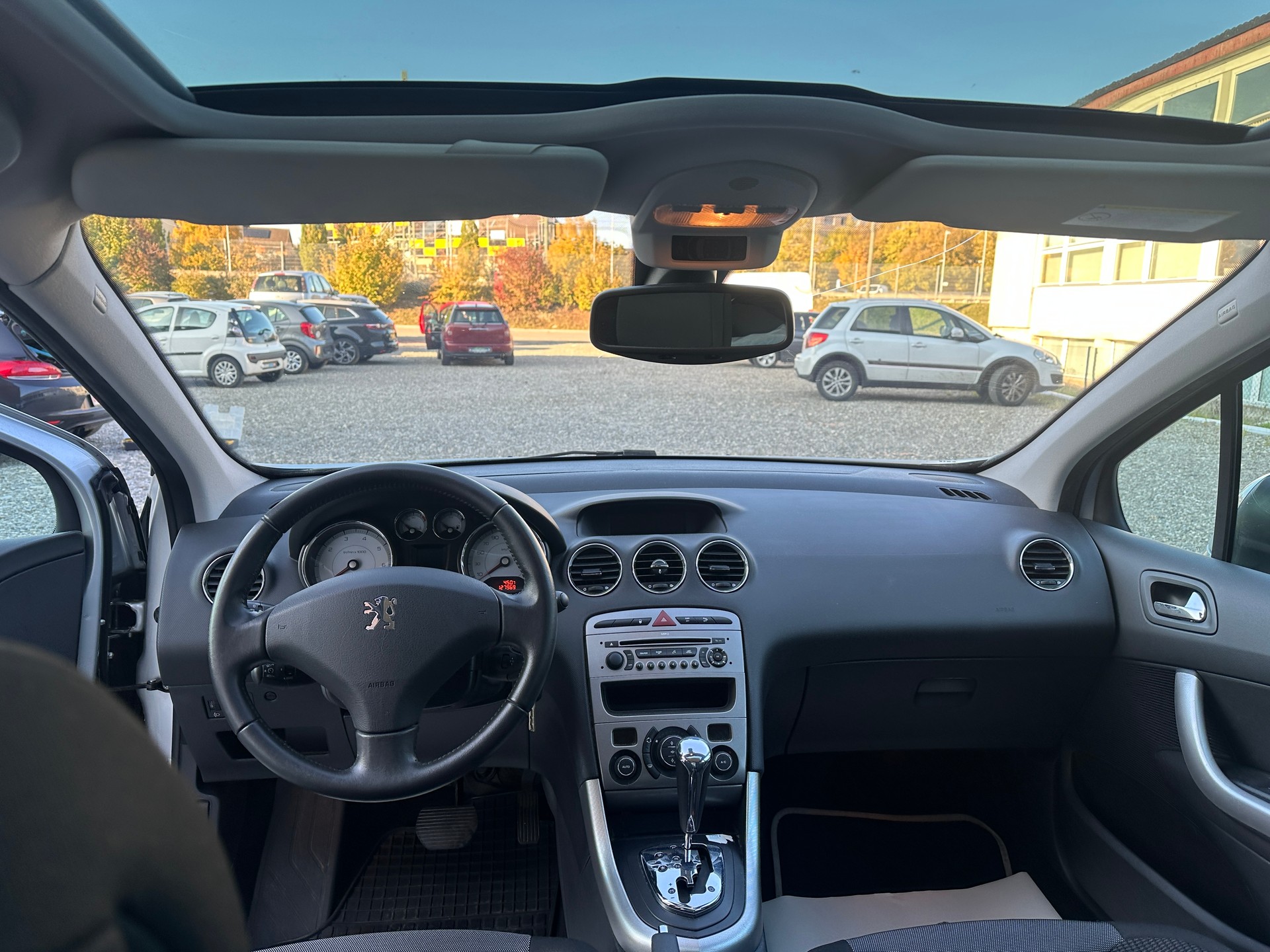 PEUGEOT 308 1.6 16V T Sport Pack Automatic-image-10