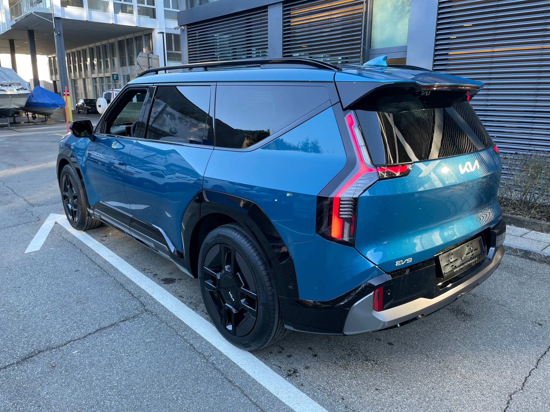 KIA EV9 99,8 kWh GT-Line 4x4 mit Panoramadach, 7-Sitzer-showroom-element-2