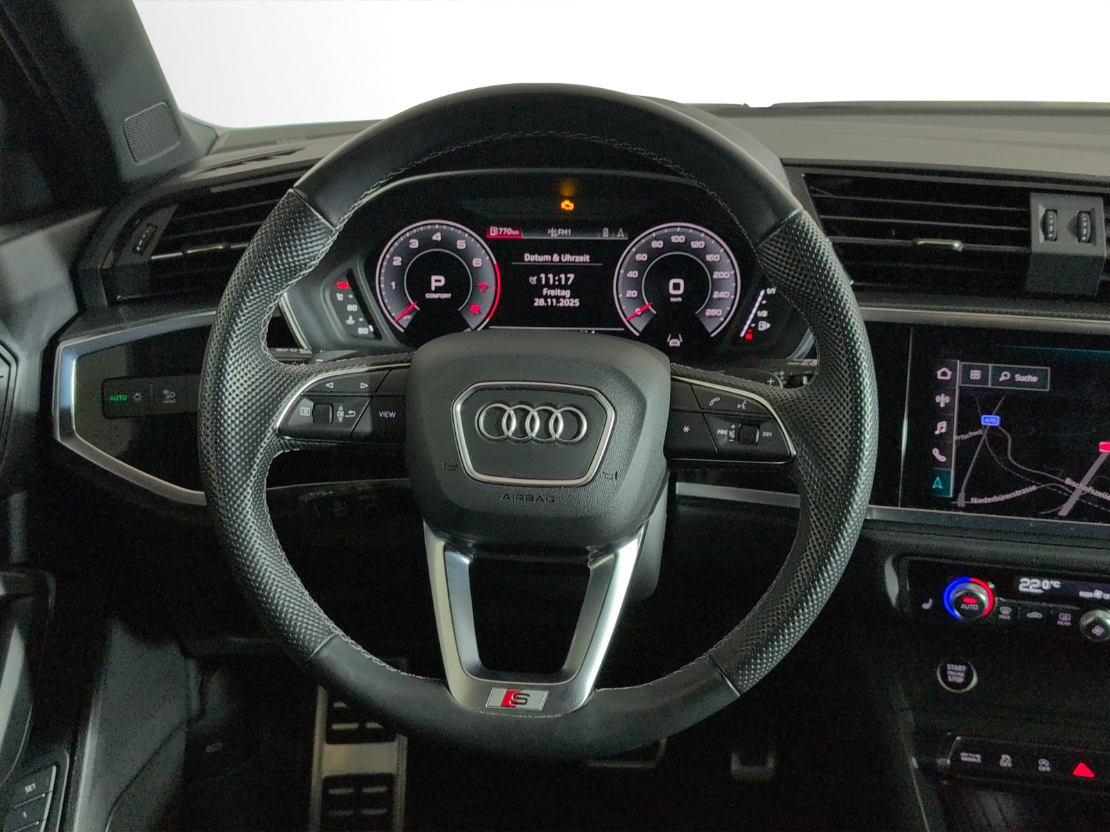 AUDI Q3 40 TFSI S line quattro S-tronic-image-10