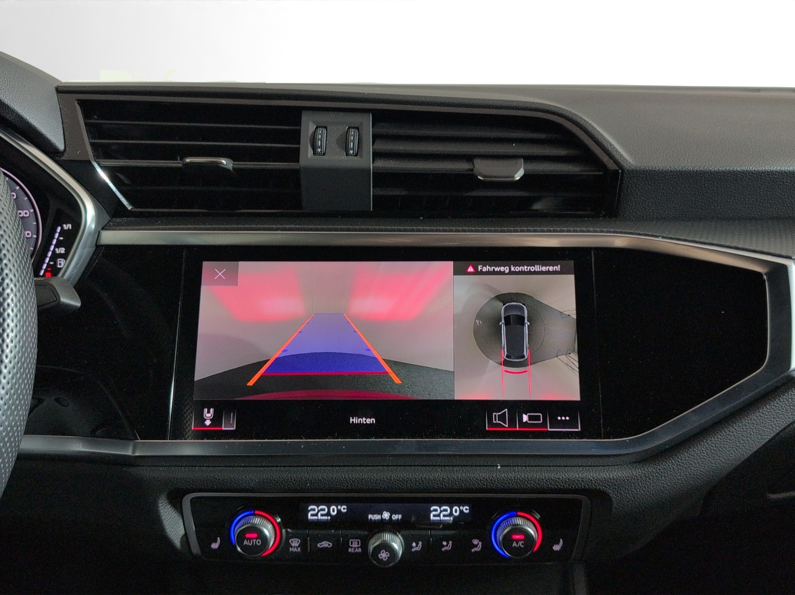 AUDI Q3 40 TFSI S line quattro S-tronic-image-11