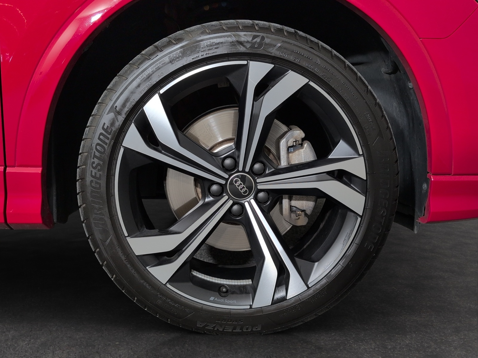 AUDI Q3 40 TFSI S line quattro S-tronic-image-4