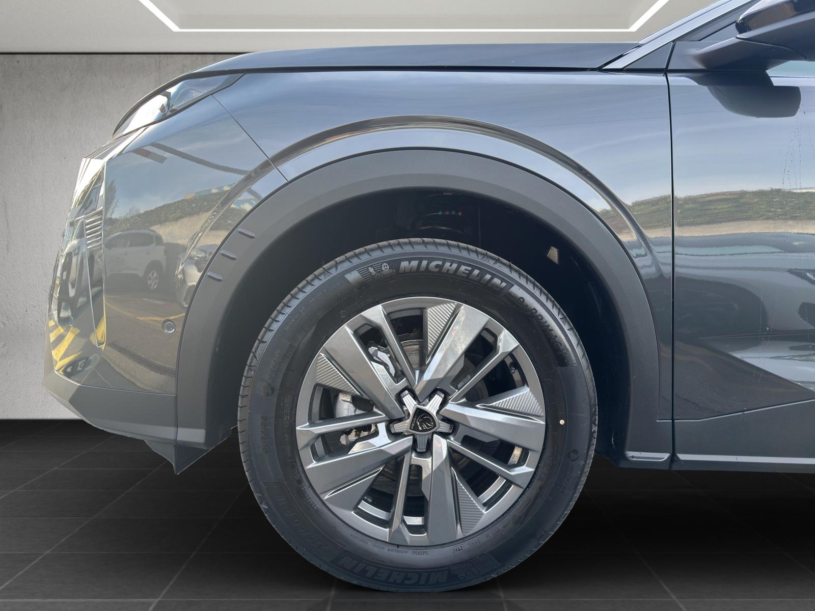 PEUGEOT 5008 1.2 Hybrid 145 Allure Premium-image-17