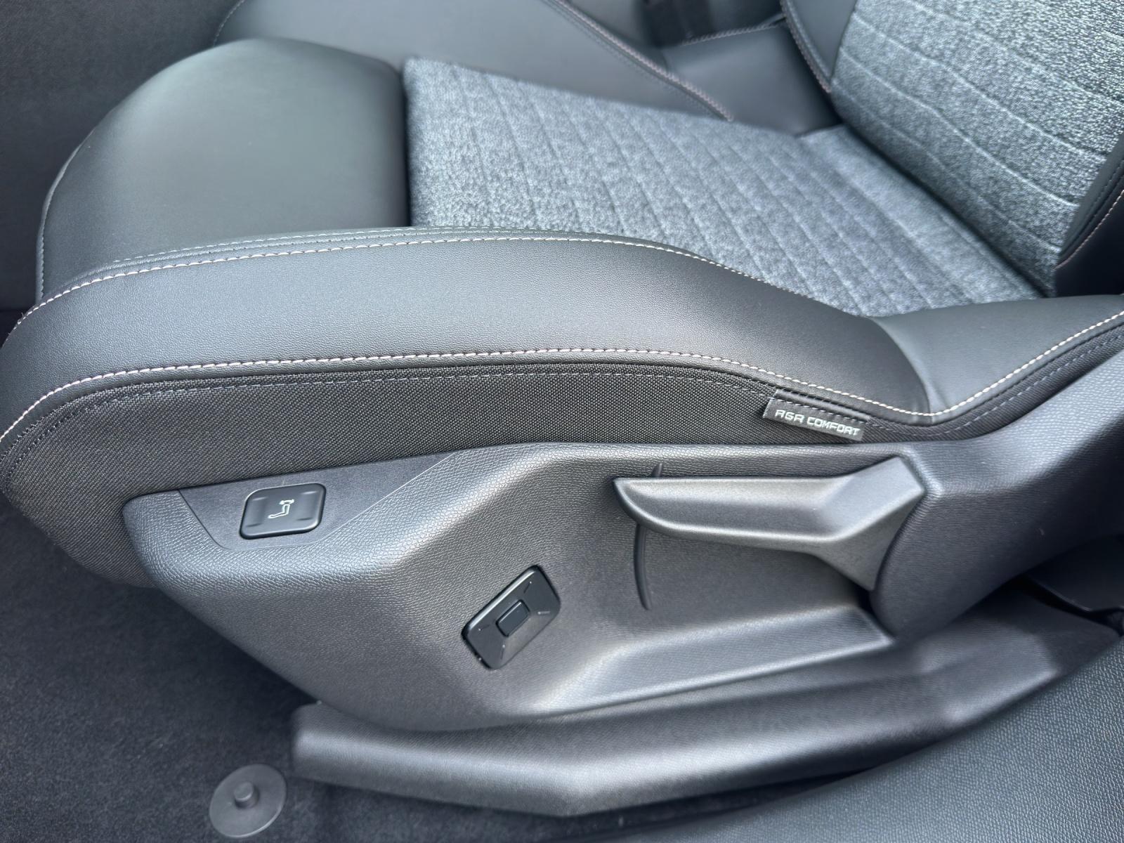 PEUGEOT 5008 1.2 Hybrid 145 Allure Premium-image-18