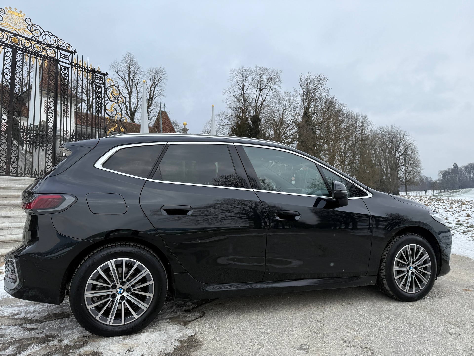 BMW 230e xDrive Active Tourer M Sport-showroom-element-3