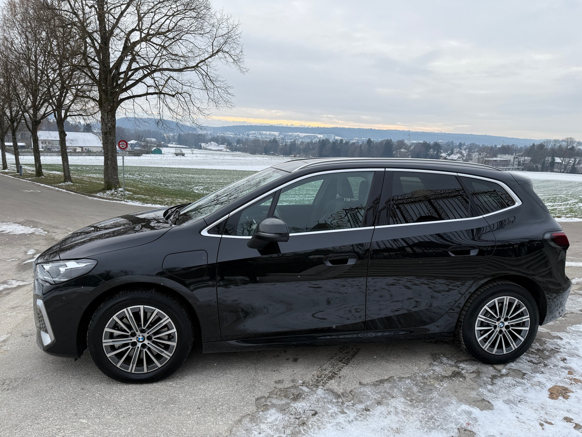 BMW 230e xDrive Active Tourer M Sport-image-8