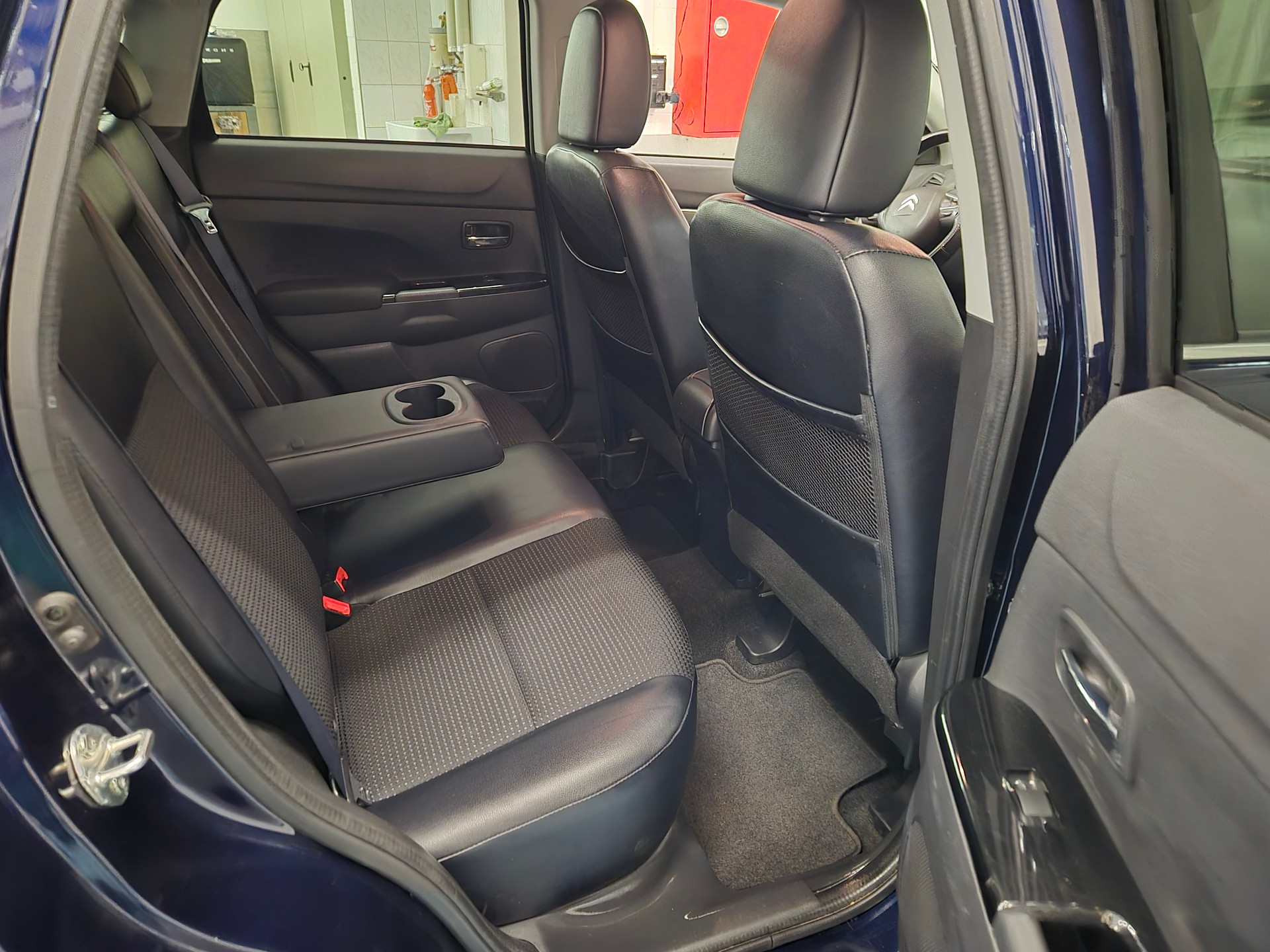 CITROEN C4 Aircross 1.6 HDi Exclusive 4WD-image-5