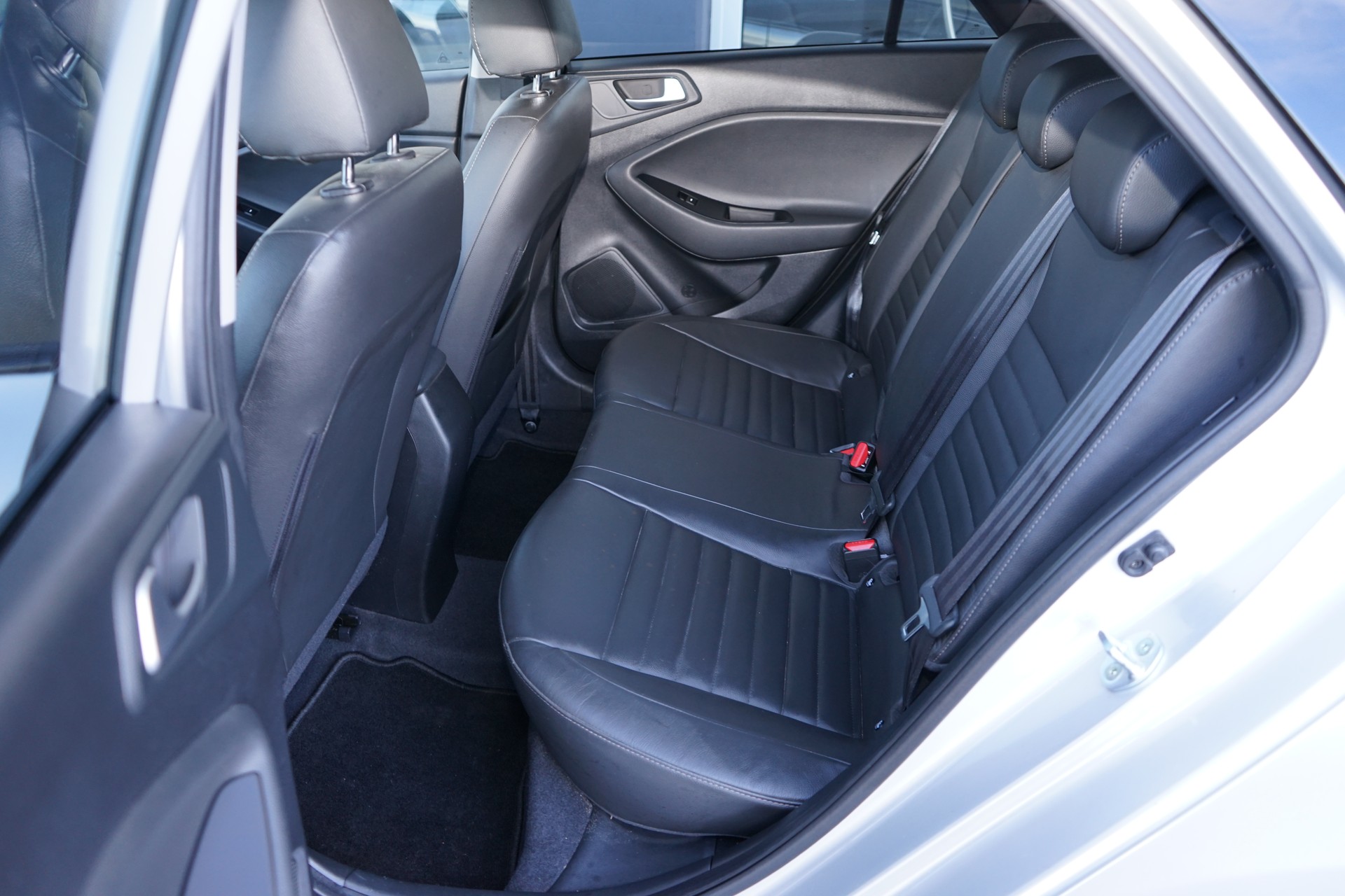 HYUNDAI i20 1.4 Vertex Automatic-image-20