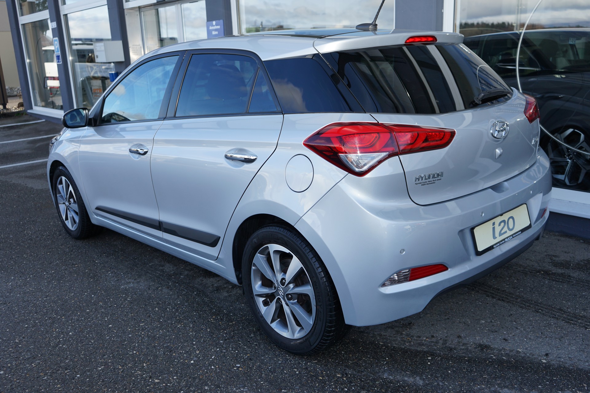 HYUNDAI i20 1.4 Vertex Automatic-image-7