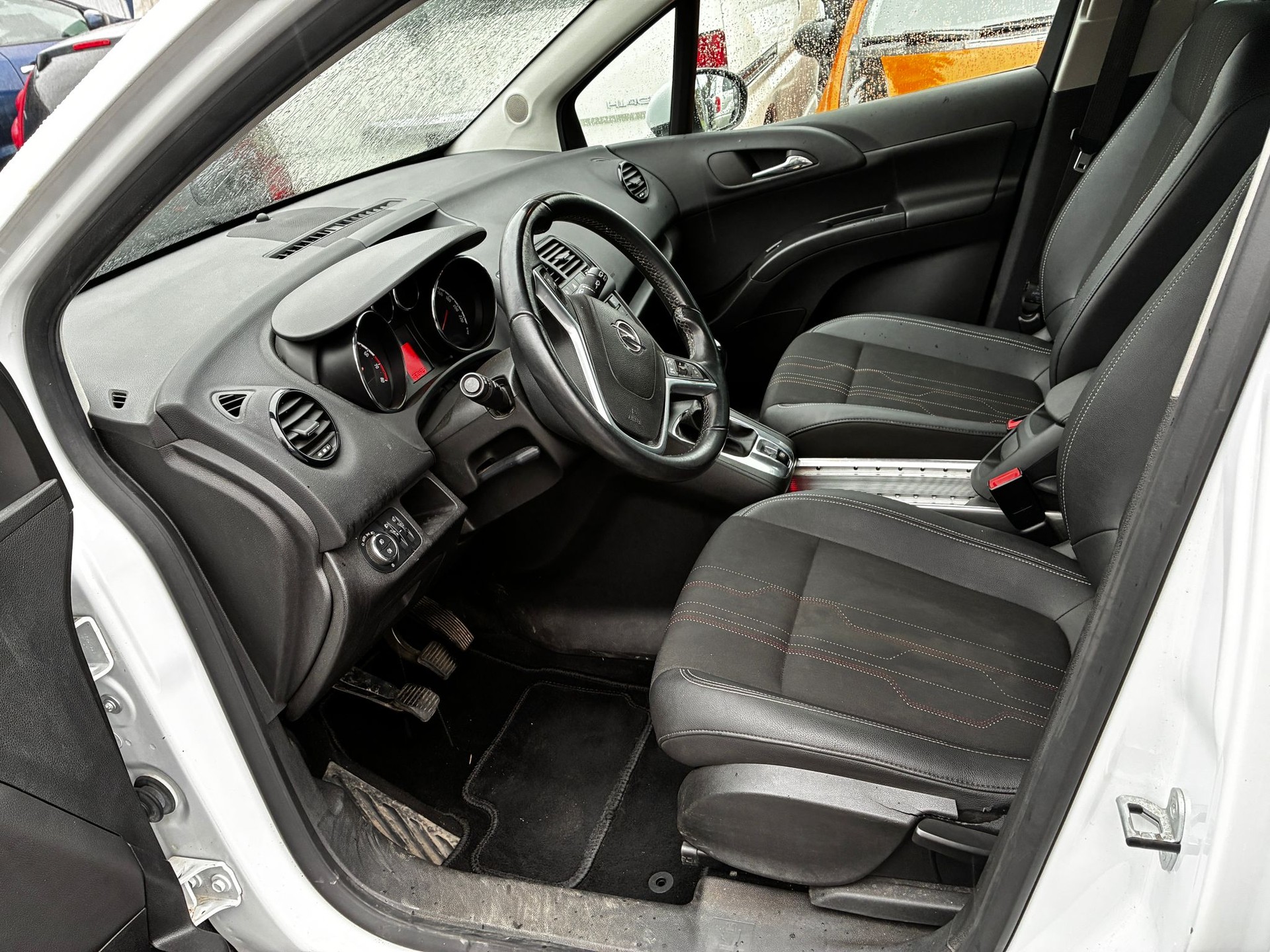 OPEL Meriva 1.4 Turbo Anniversary Edition-image-5