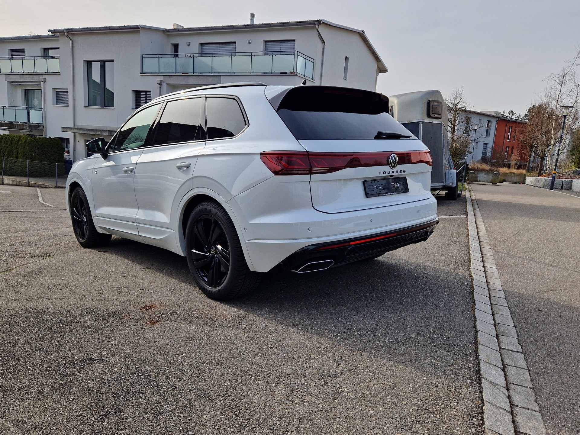 VW Touareg 3.0 TDI 286PS R-Line Tiptronic mit 5 Jahre 100tkm VW Werksgarantie-image-3