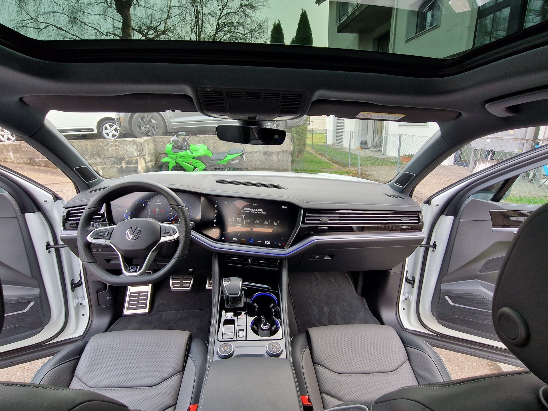 VW Touareg 3.0 TDI 286PS R-Line Tiptronic mit 5 Jahre 100tkm VW Werksgarantie-image-7