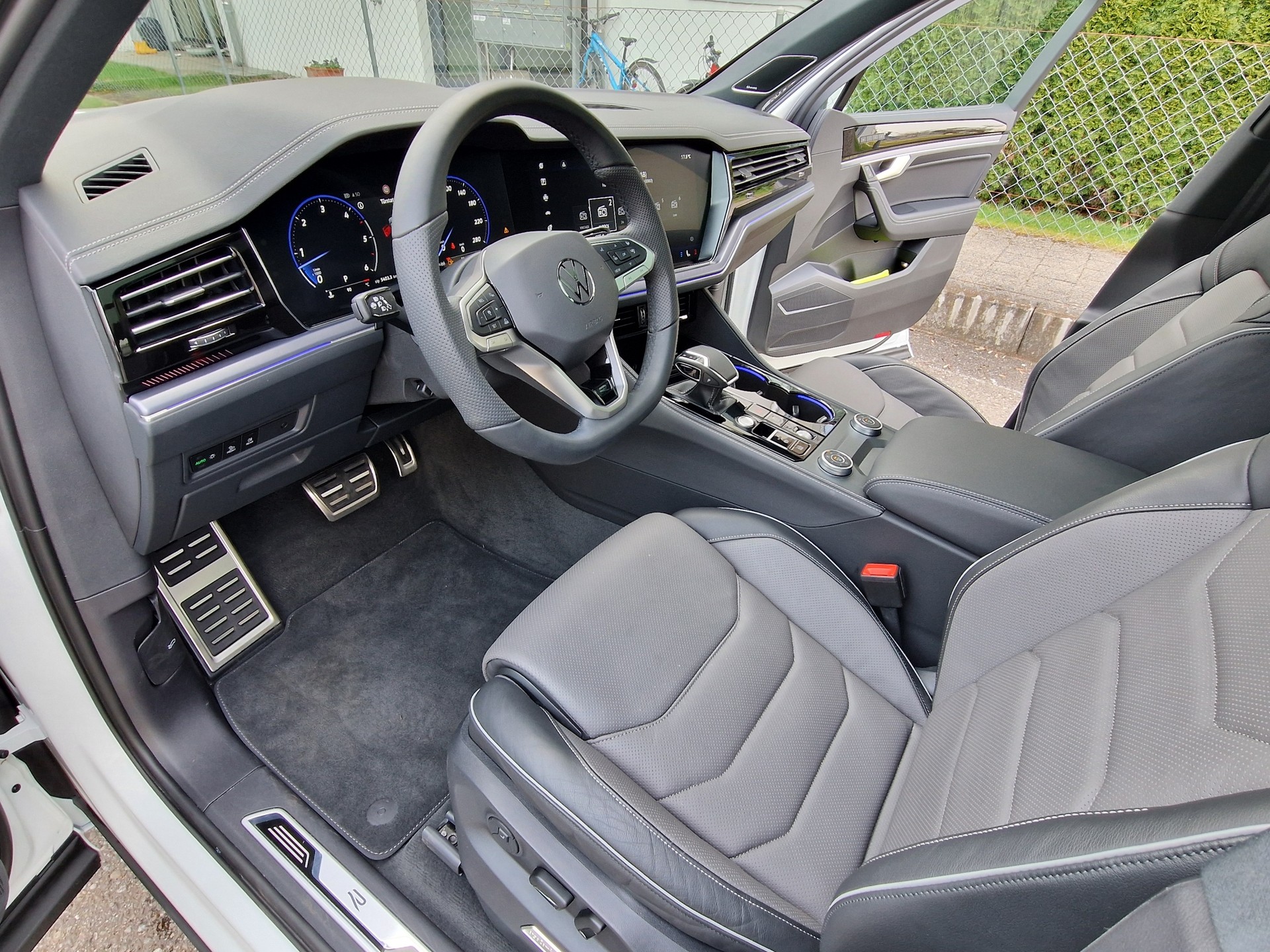 VW Touareg 3.0 TDI 286PS R-Line Tiptronic mit 5 Jahre 100tkm VW Werksgarantie-image-8