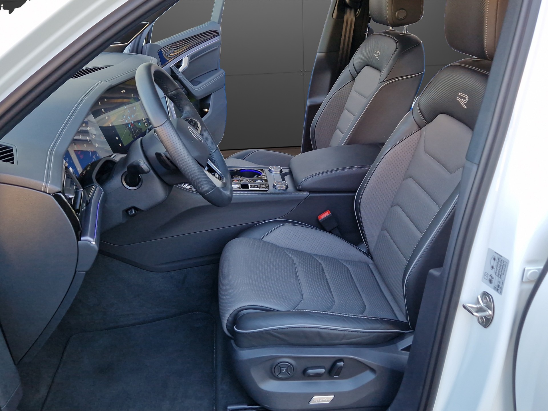 VW Touareg 3.0 TDI 286PS R-Line Tiptronic mit 5 Jahre 100tkm VW Werksgarantie-image-8