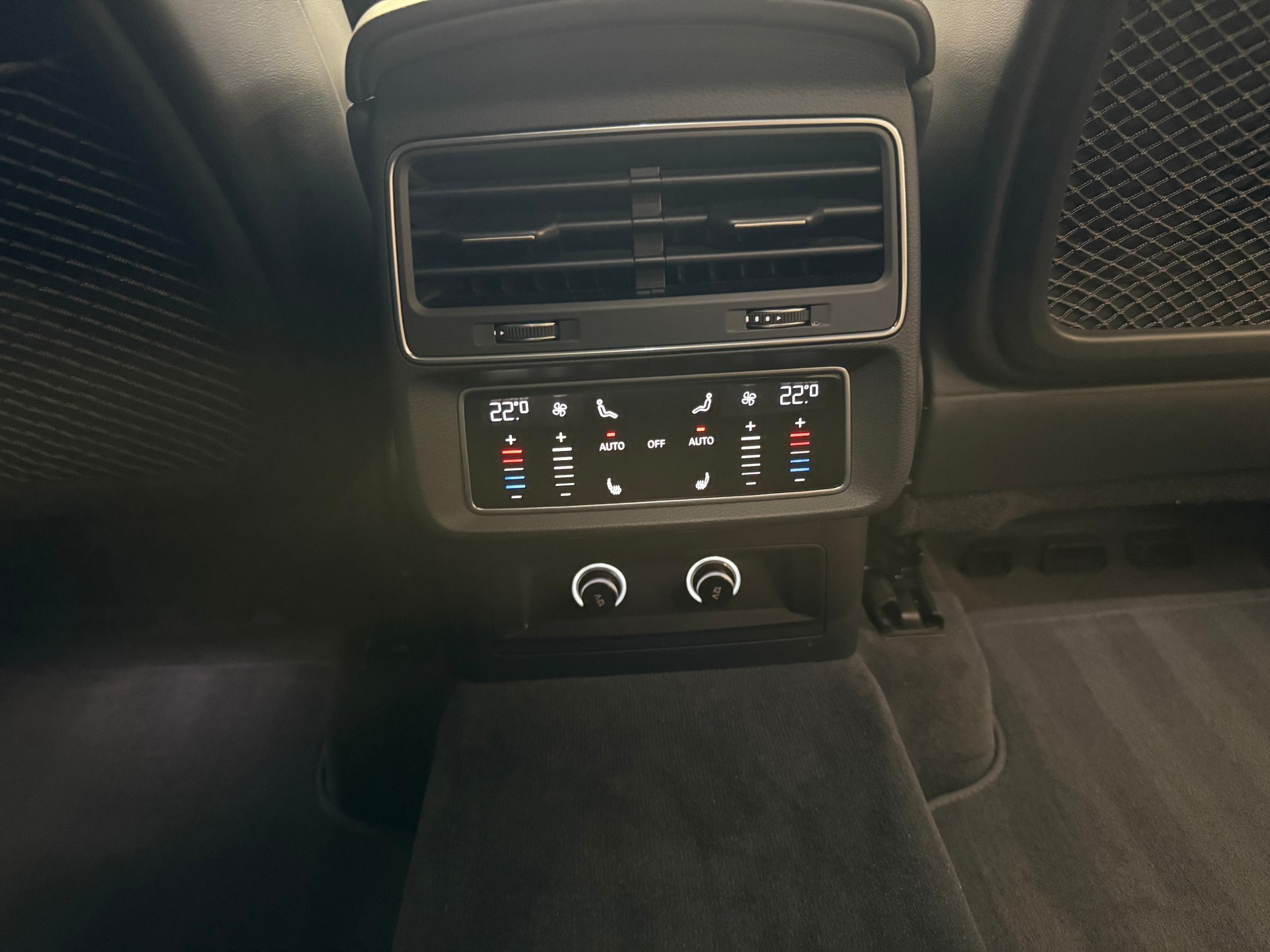 AUDI RSQ8 quattro tiptronic ABT 700 PS-image-21