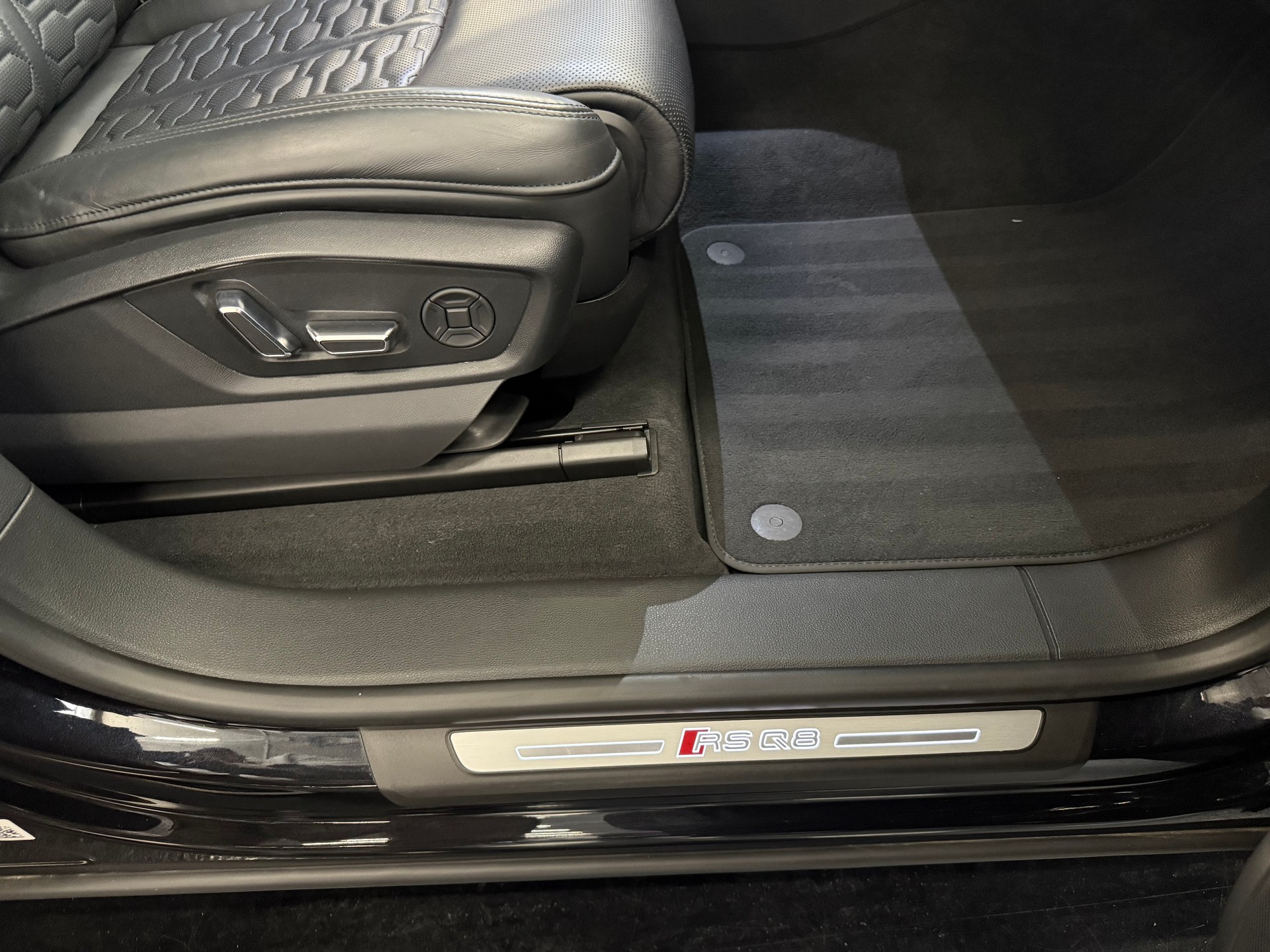 AUDI RSQ8 quattro tiptronic ABT 700 PS-image-20