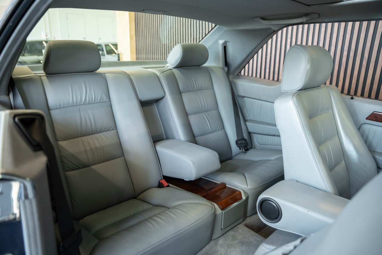 MERCEDES-BENZ 300 CE-image-18