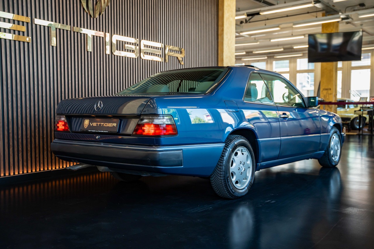 MERCEDES-BENZ 300 CE-image-6