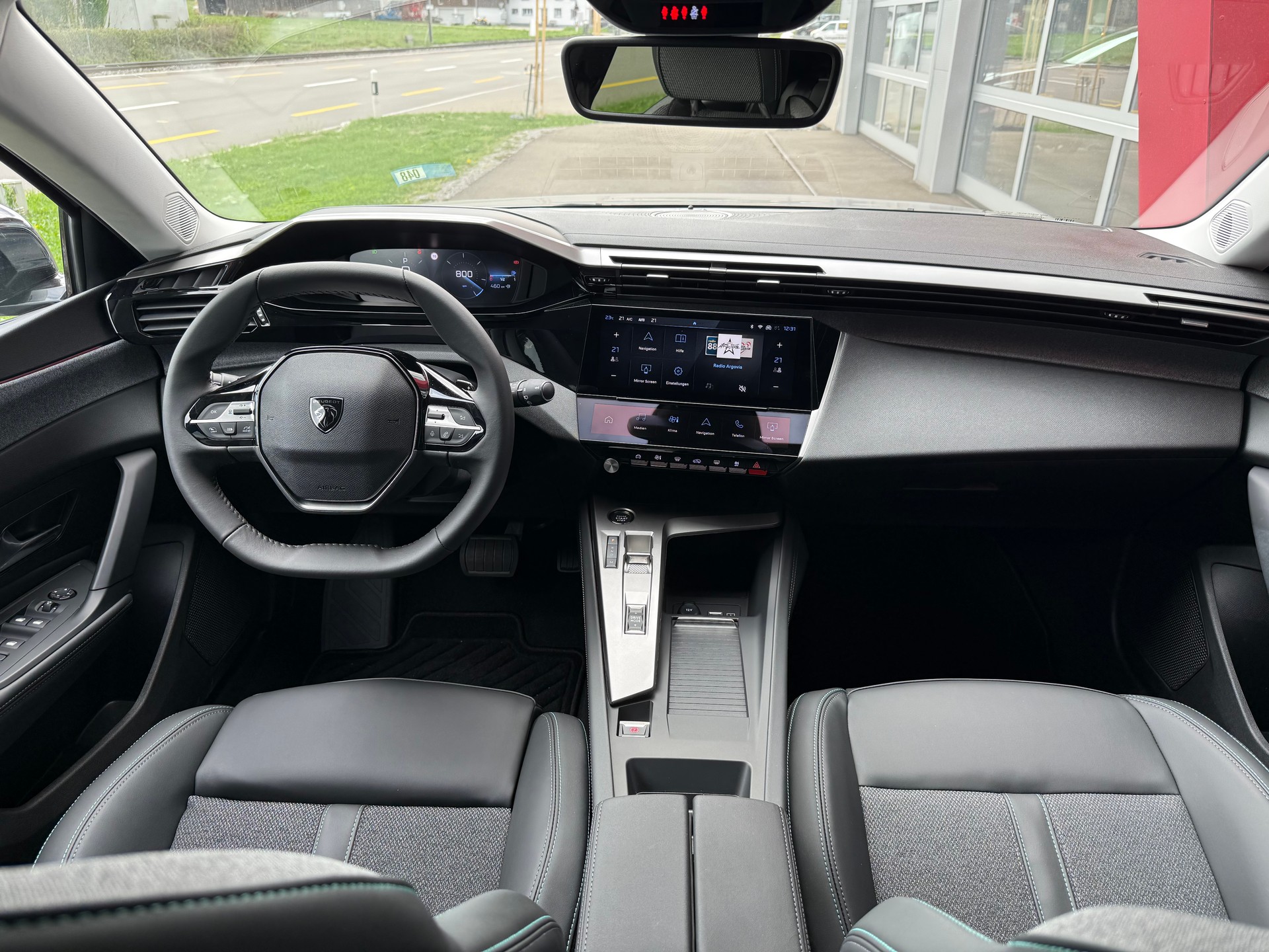 PEUGEOT 308 1.2 Pure Tech Allure EAT8 LEASING AB 308.87 CHF / MONAT-image-5