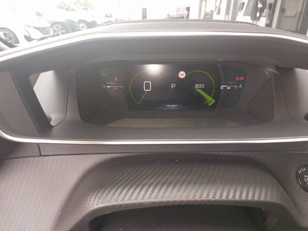 PEUGEOT 2008 1.2 Hybrid 145 GT-image-5