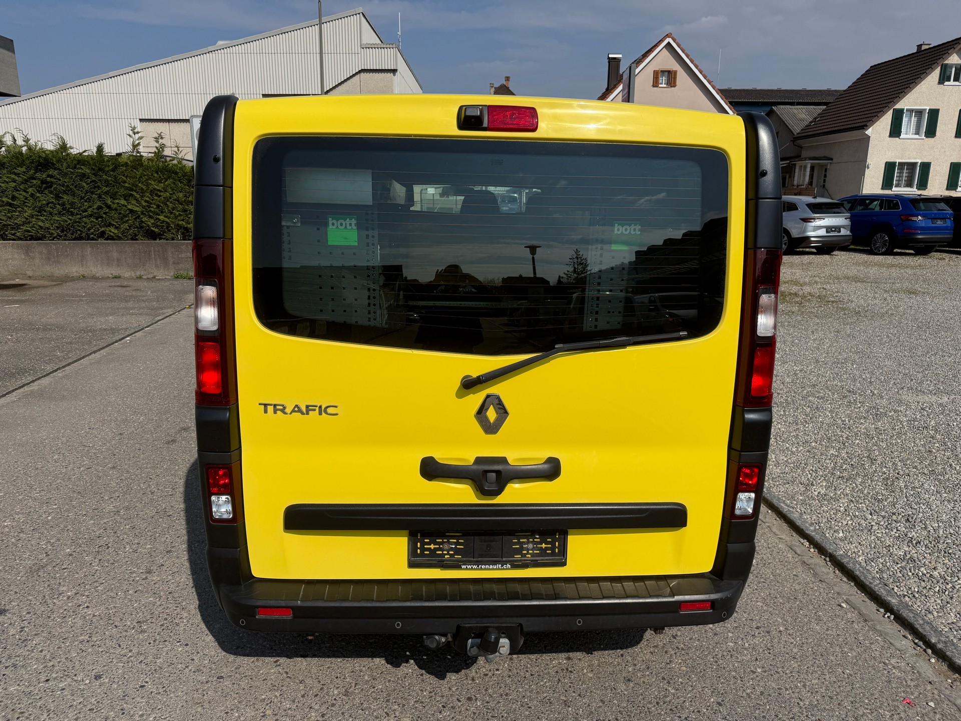 RENAULT Trafic 2.0 ENERGY dCi145 3.0t Business L1H1-image-5