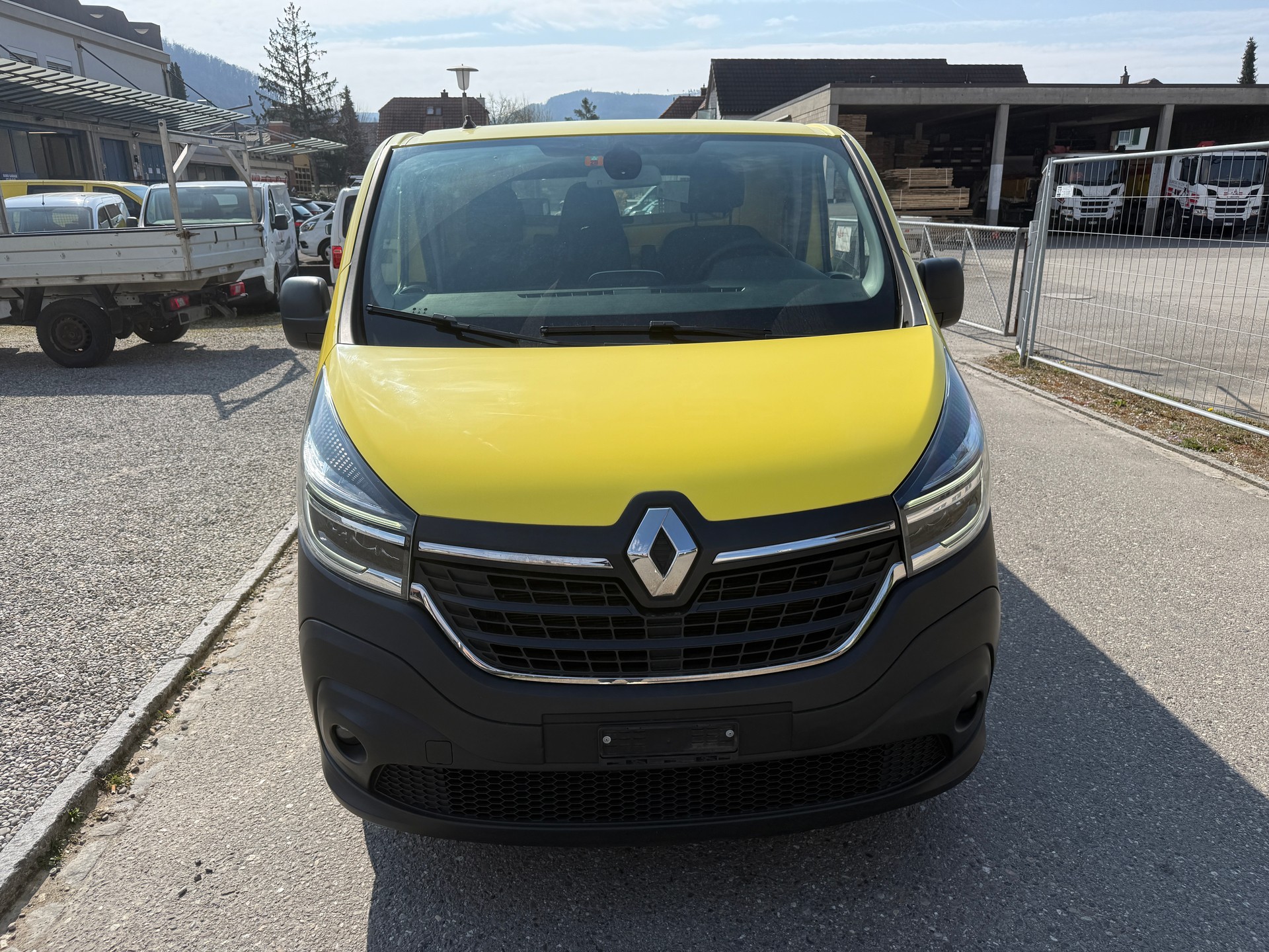 RENAULT Trafic 2.0 ENERGY dCi145 3.0t Business L1H1-image-2